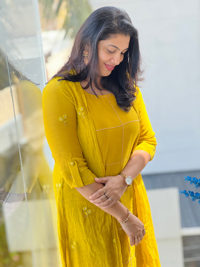 Check Pattern With Floral Embroidery Detailed Kurta With Jacket | DN776