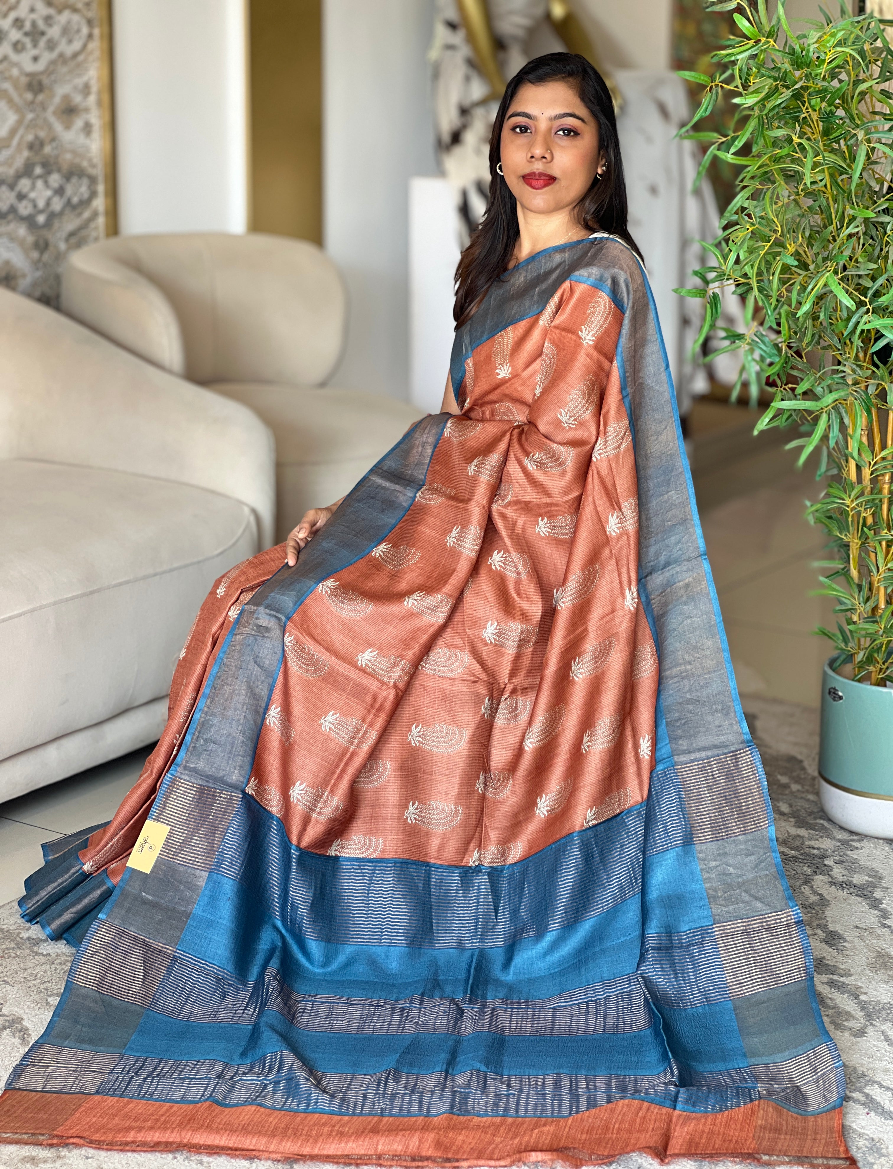 Floral Print Detailed Tussar Saree | RGD1050