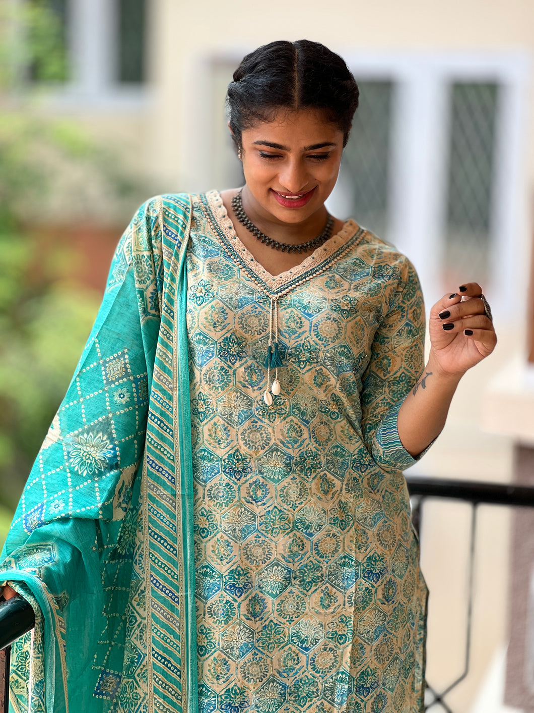 Floral Design Muslin Finish Kurta Set | FW153