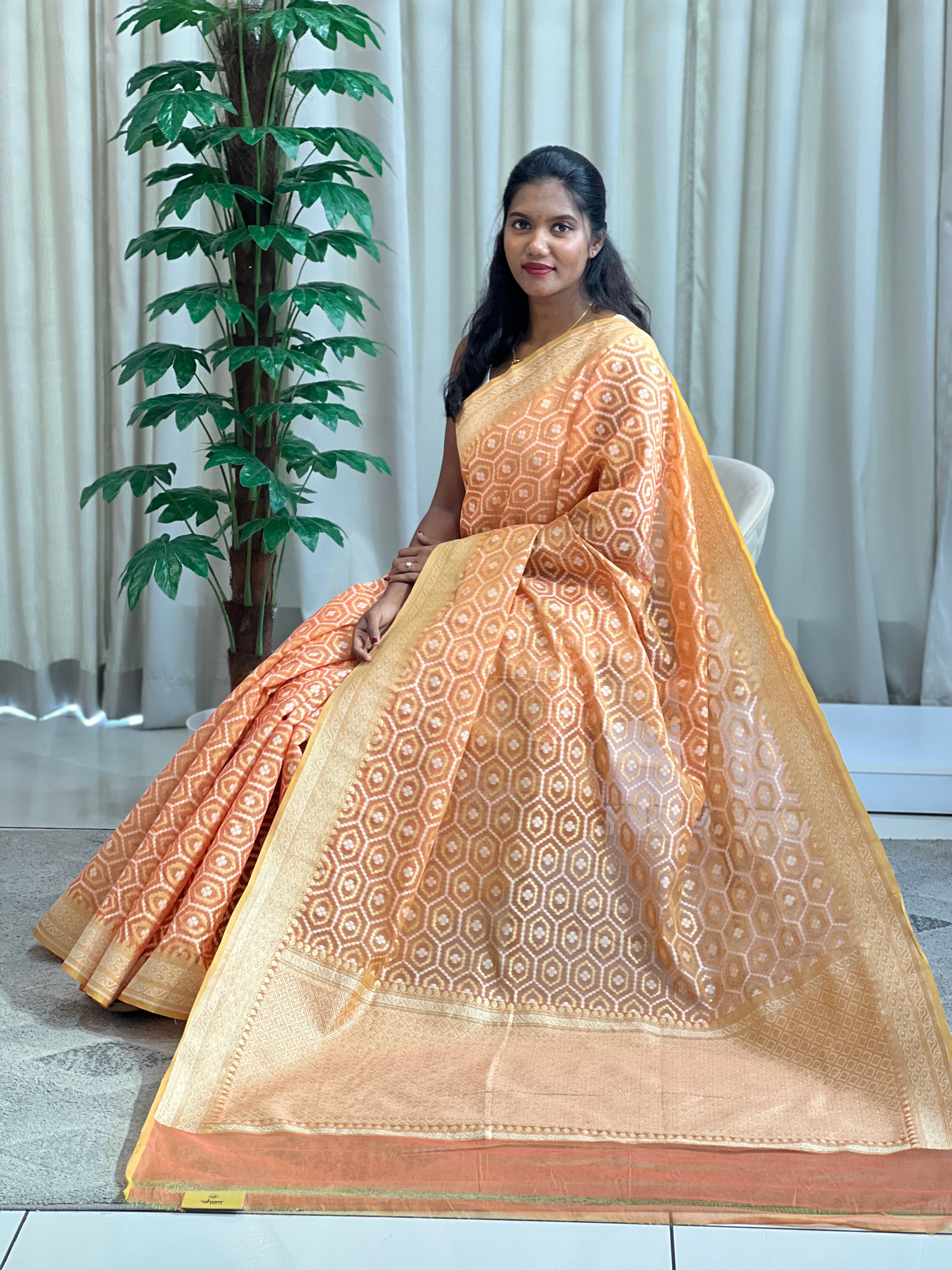 Geometrical Pattern Kora Banarasi Saree | KMM124