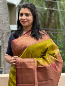 Traditional Border Detail Pure Silk Saree | AT126