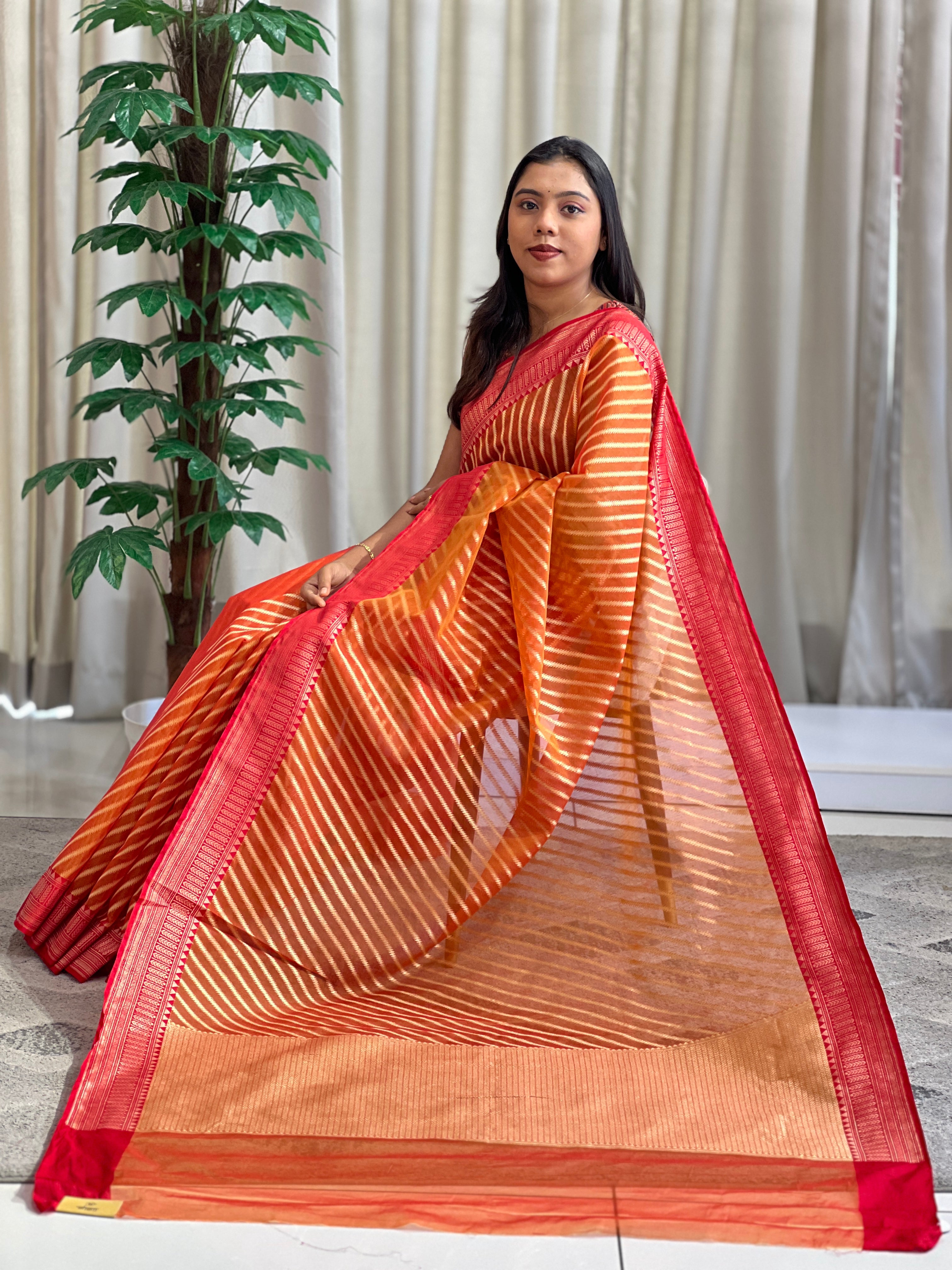 Diagonal Stripe Pattern Kora Banarasi Saree | KMM113