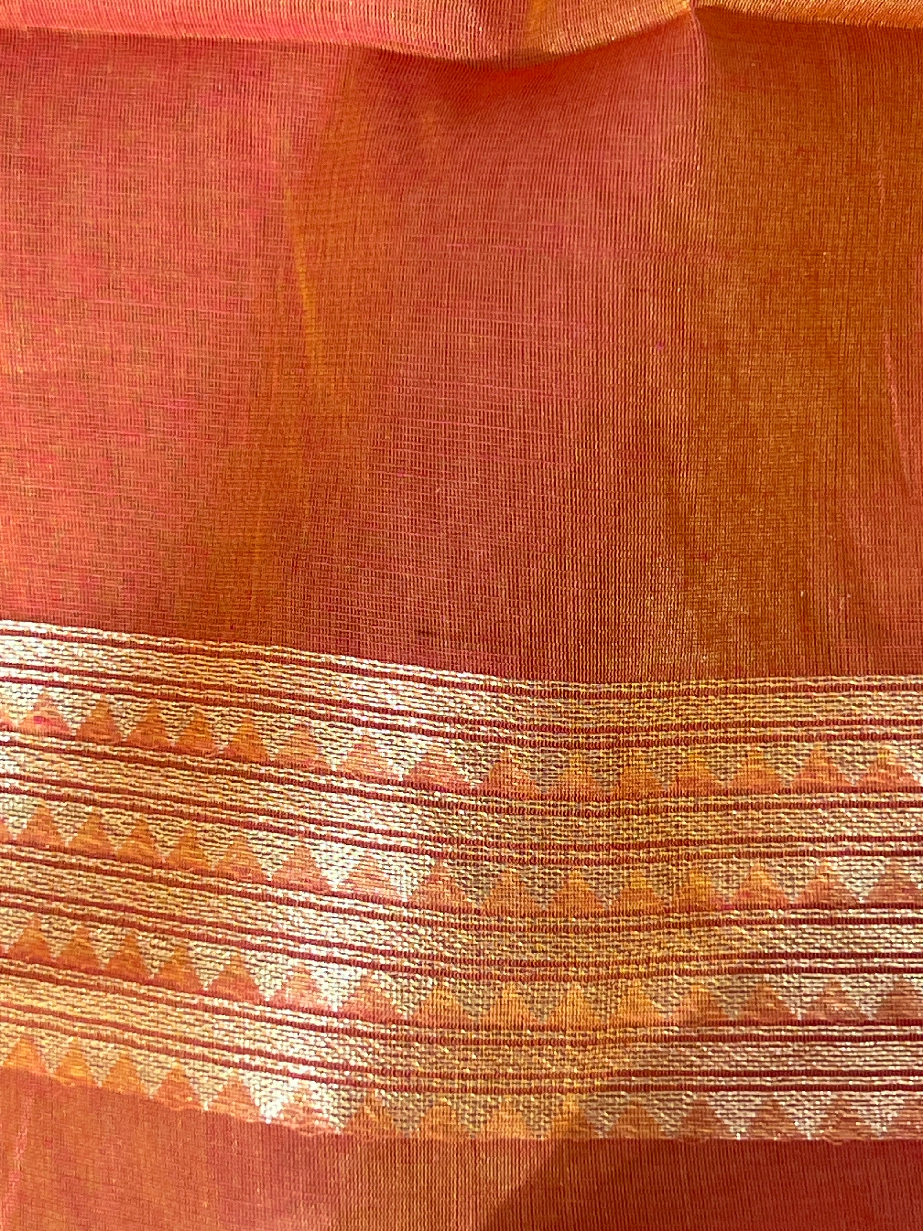 Diagonal Stripe Pattern Kora Banarasi Saree | KMM114