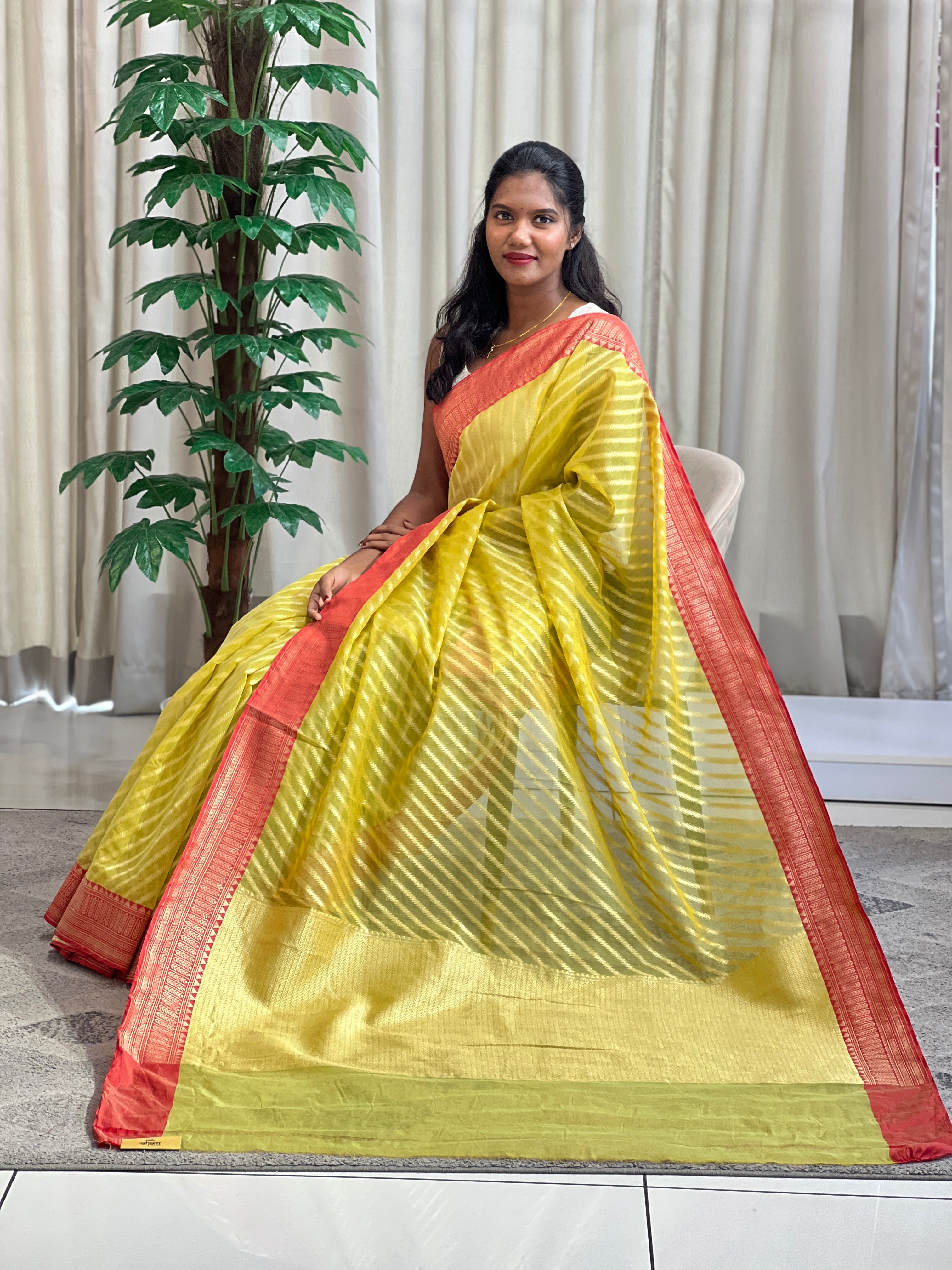Diagonal Stripe Pattern Kora Banarasi Saree | KMM112