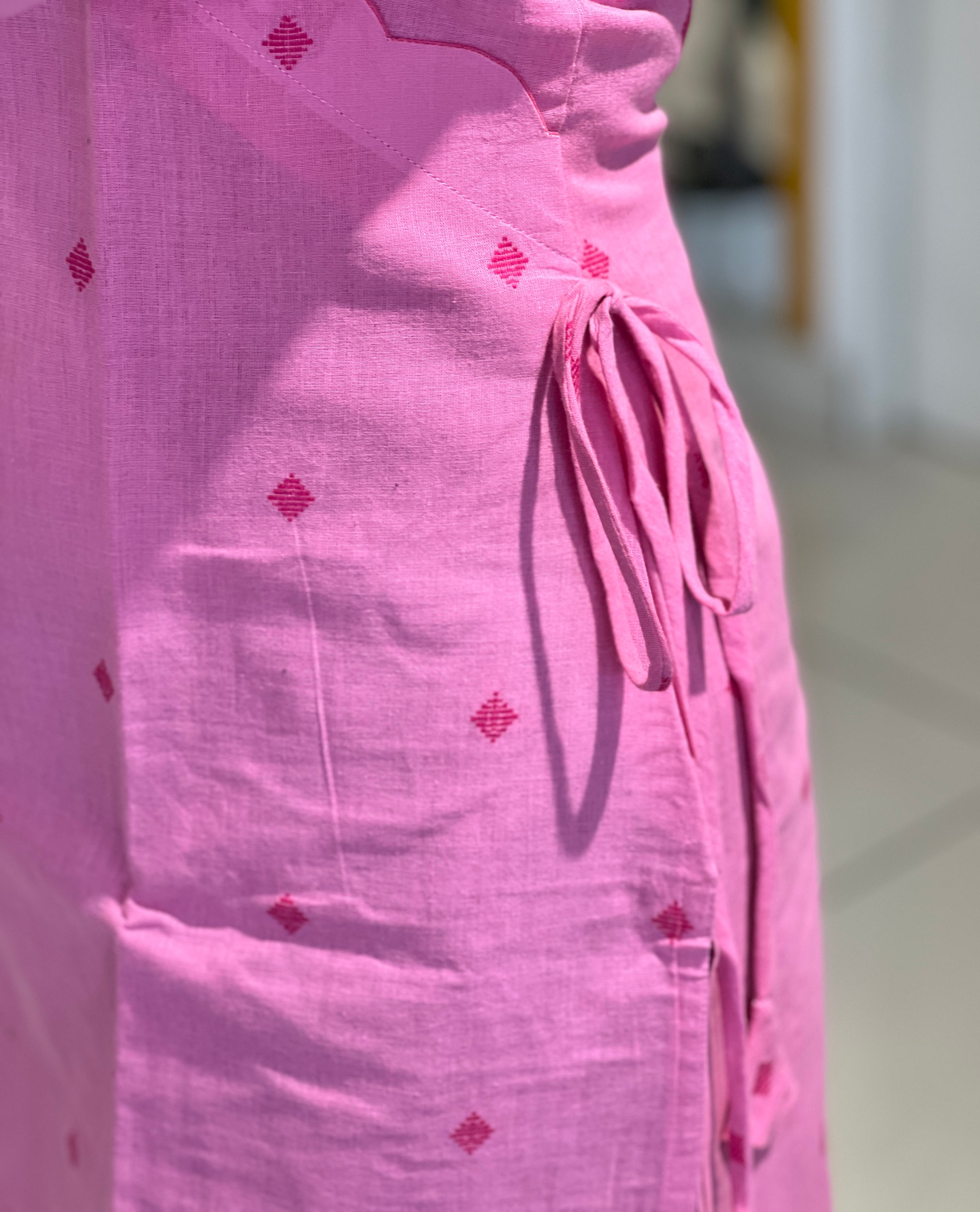 Geometric Thread Woven Cotton Kurta | MSN177