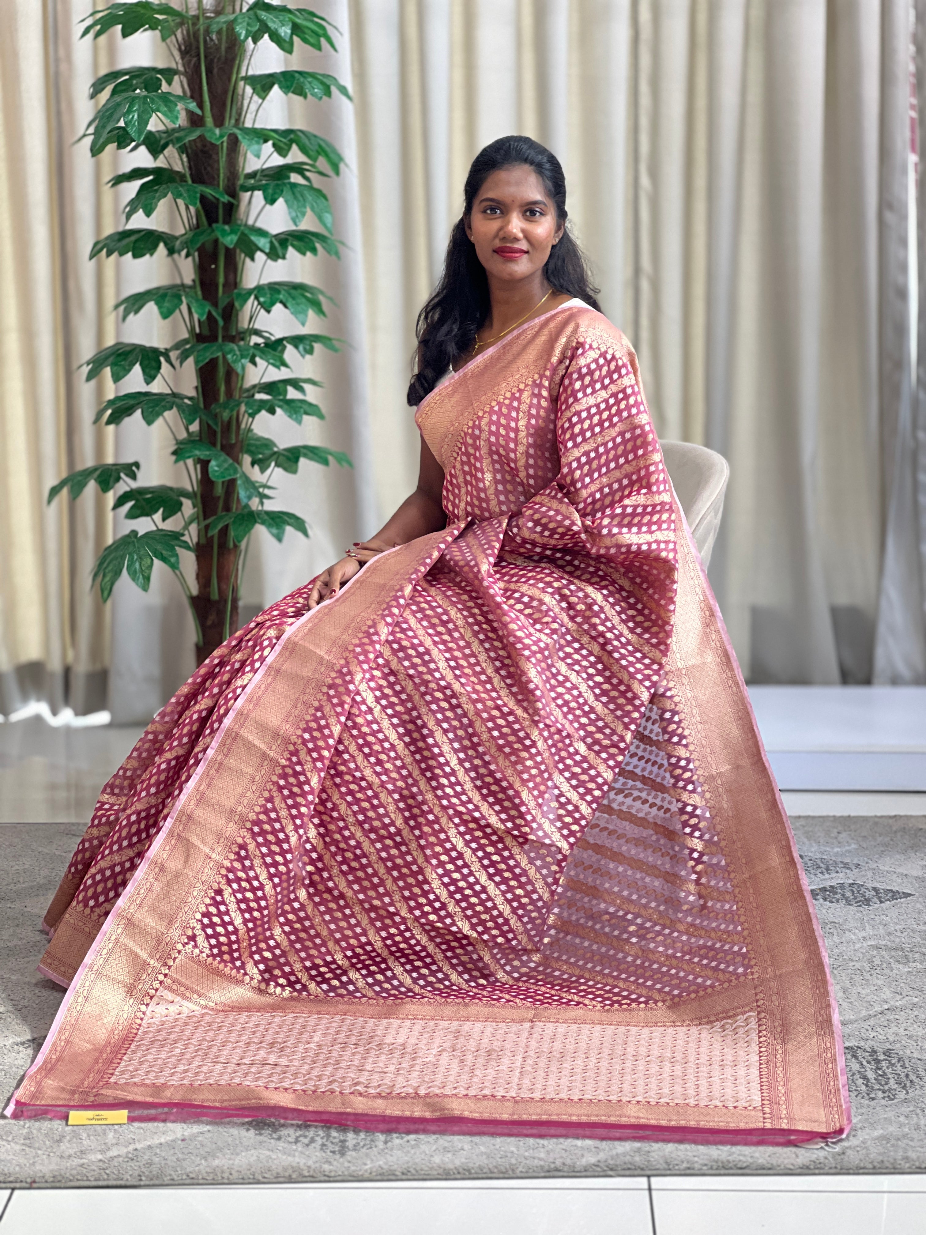 Lehar Pattern Kora Banarasi Saree | KMM130