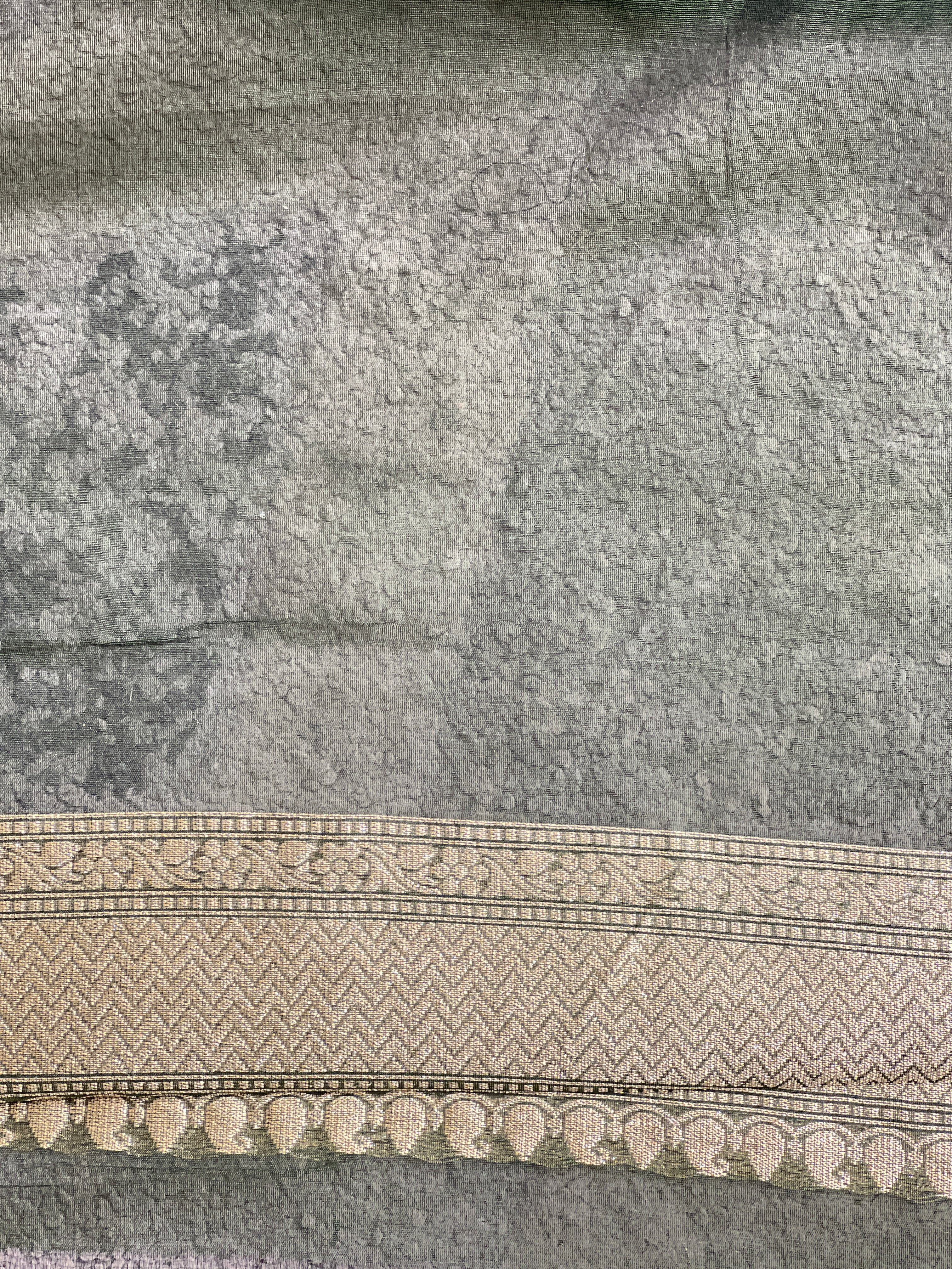 Lehar Pattern Kora Banarasi Saree | KMM125
