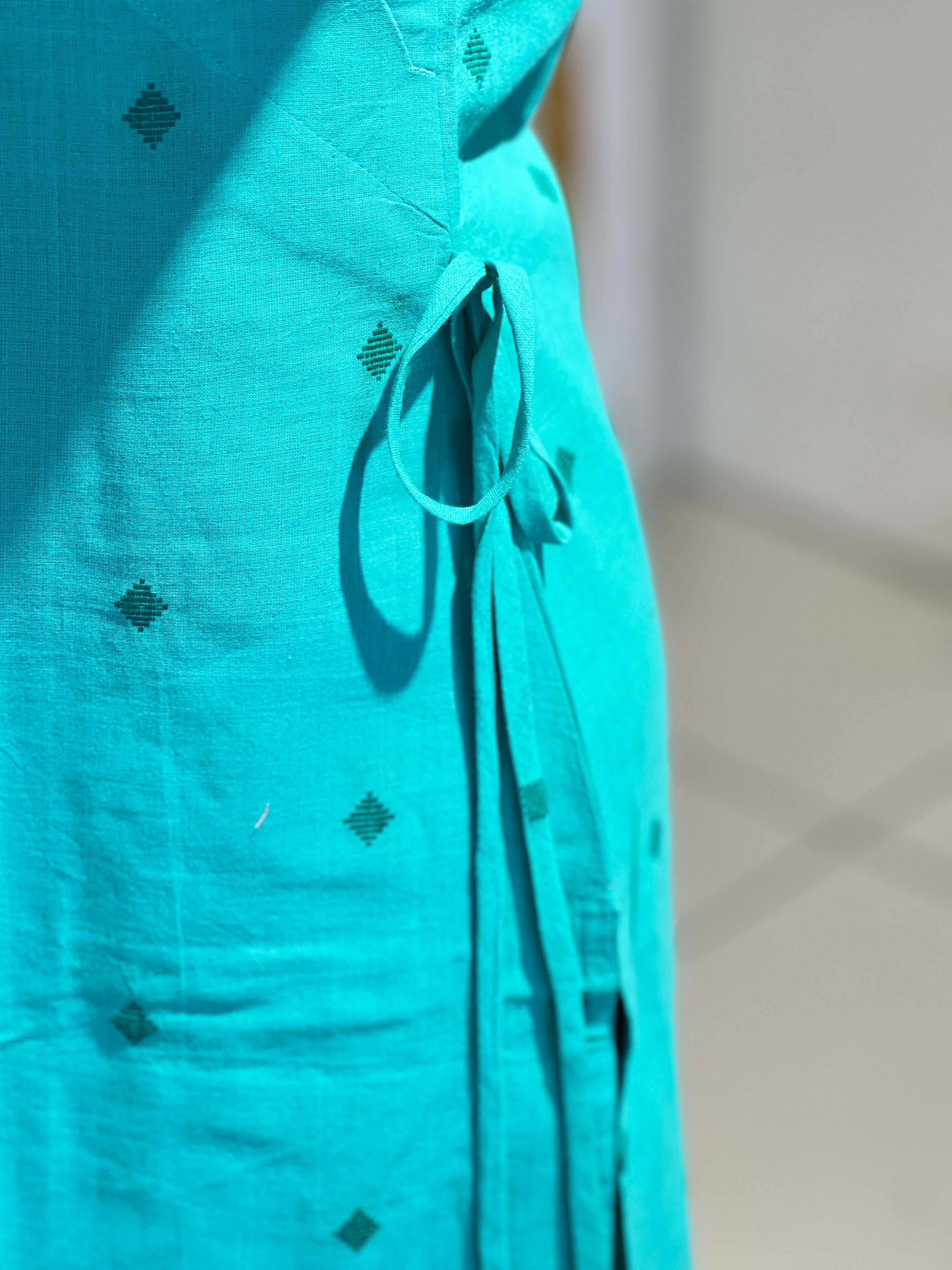 Geometric Thread Woven Cotton Kurta | MSN176