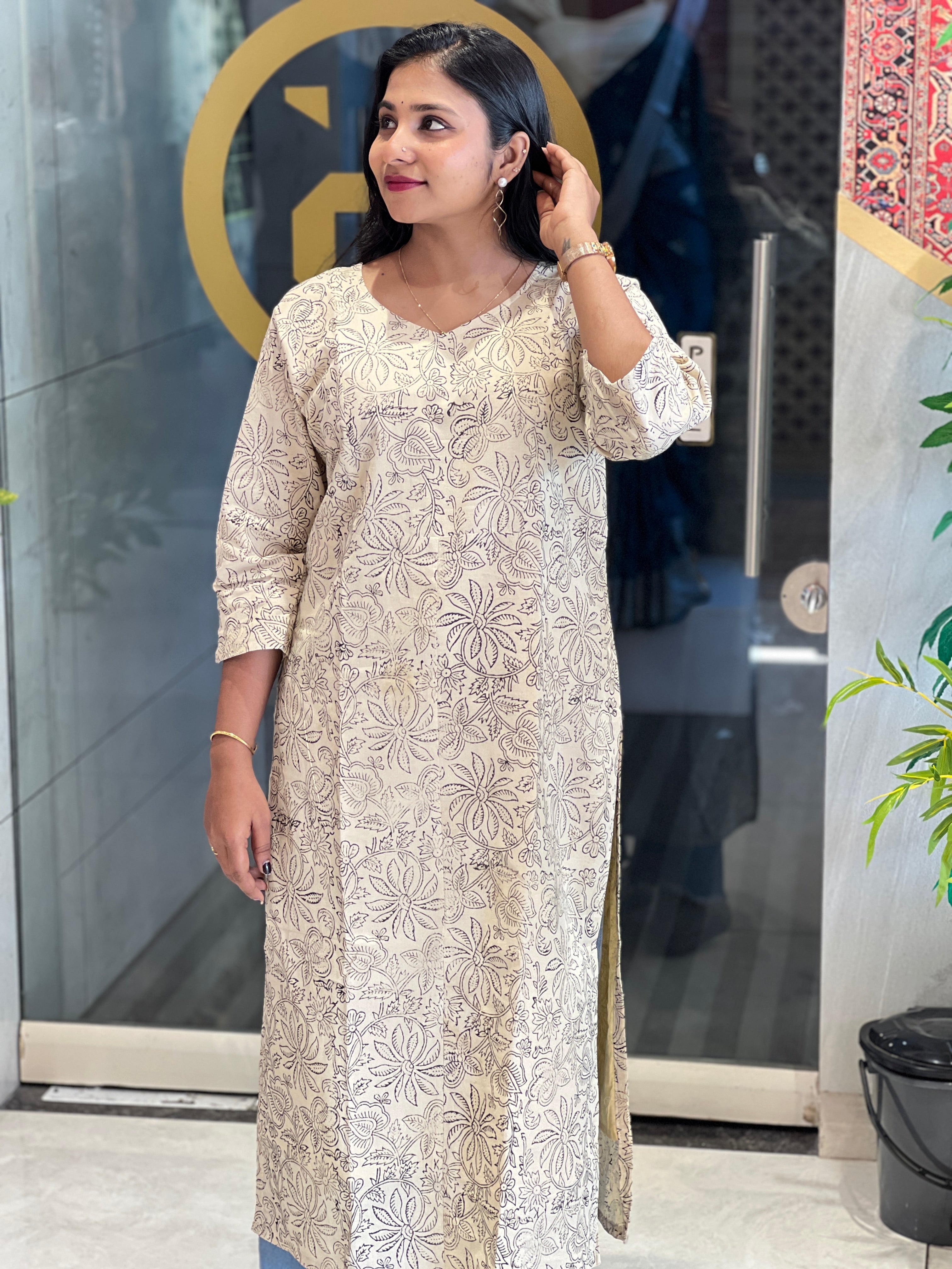 Floral Jaal Patterned Cotton Kurta | RMLA132