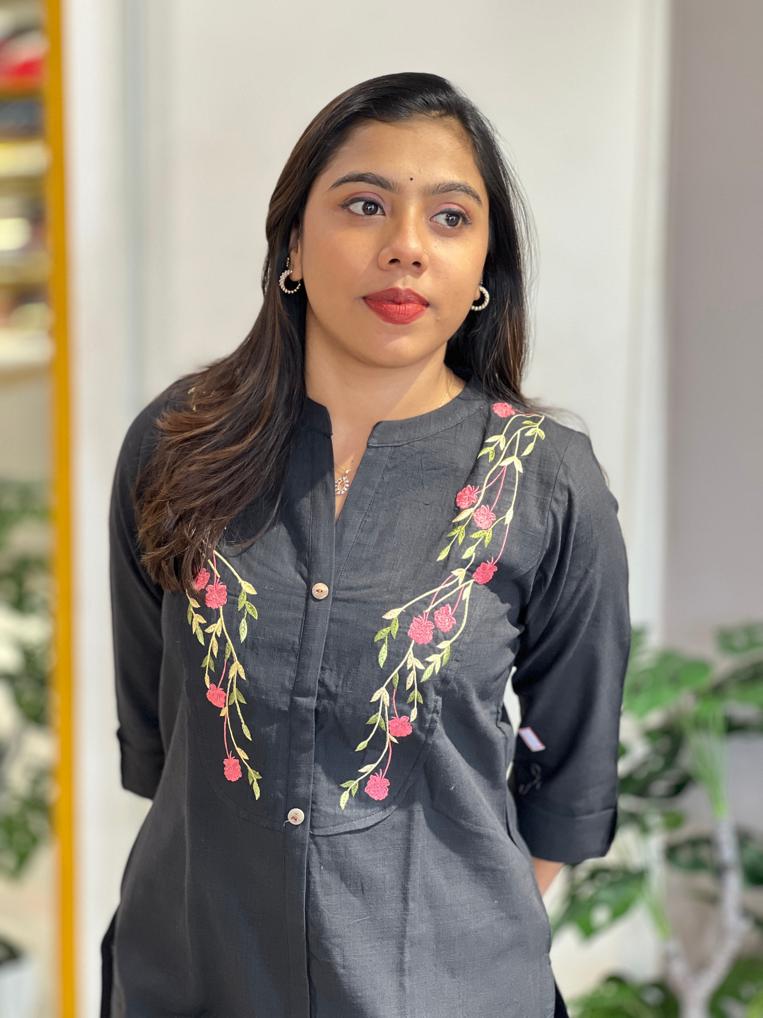 Floral Embroidered Cotton Kurta | MSN182