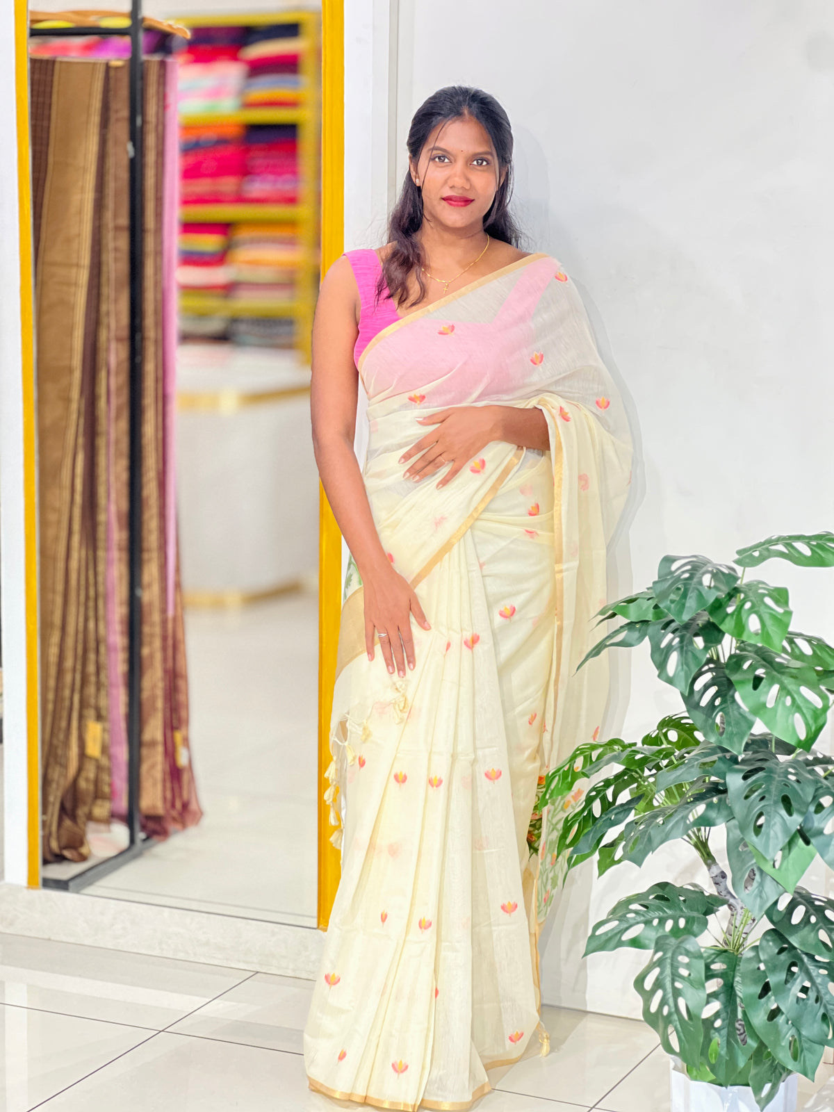 Floral Patterned Chanderi Finish Saree | SSN102