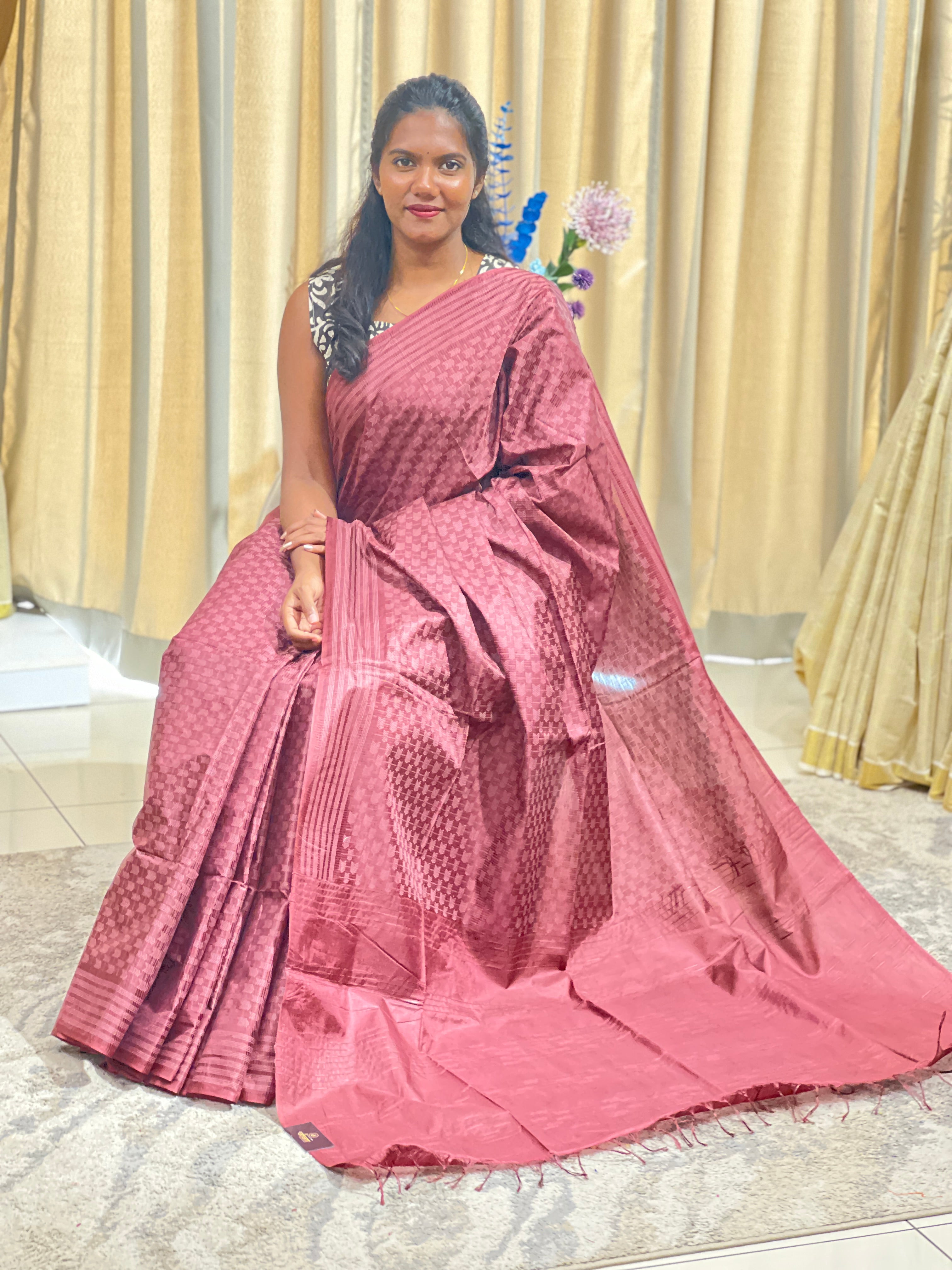 Geometric Pattern Semi Tussar Saree | LLD135