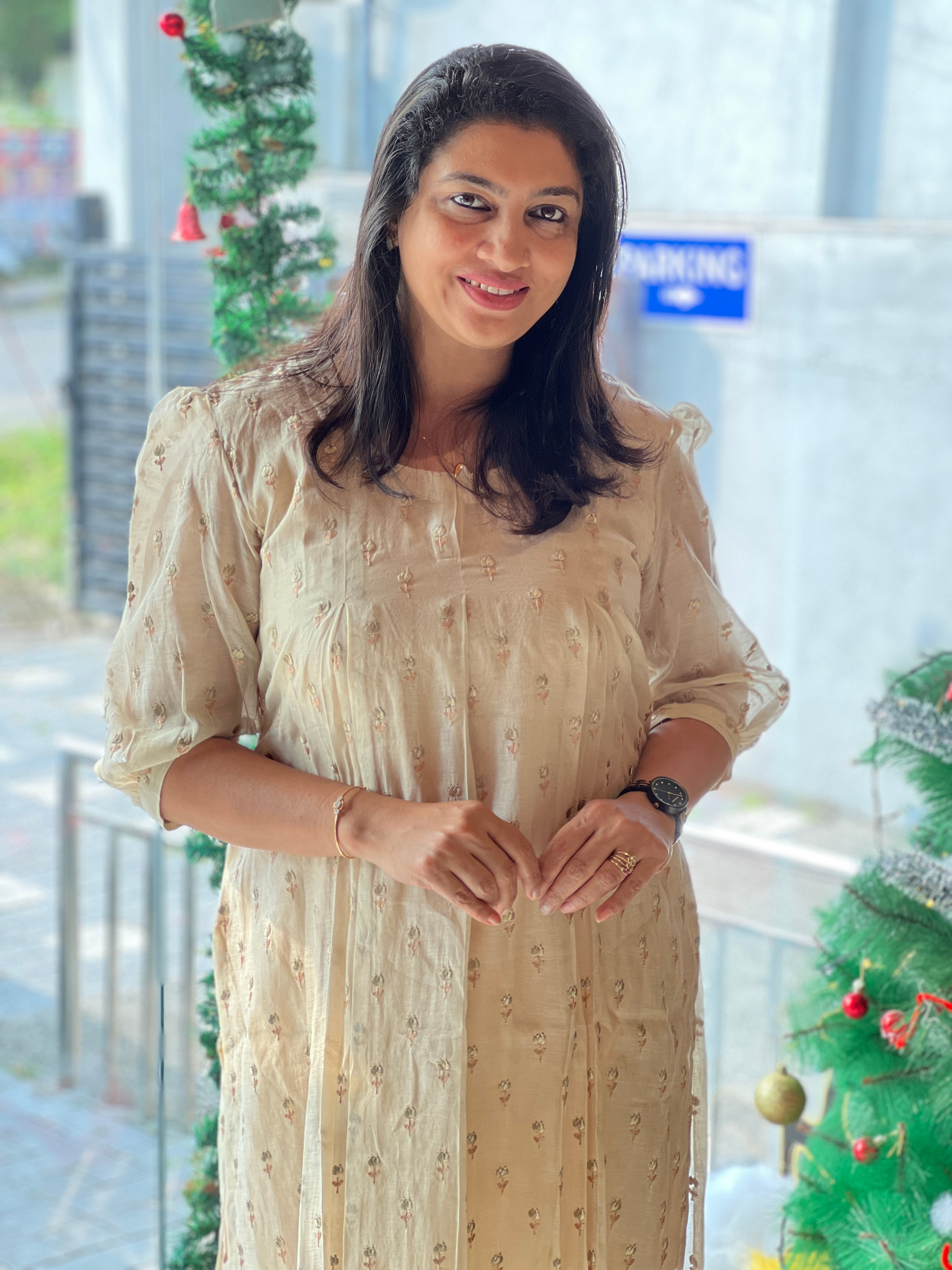 Tulip Embroidery Detailed Mul Cotton Kurta Set | DN794