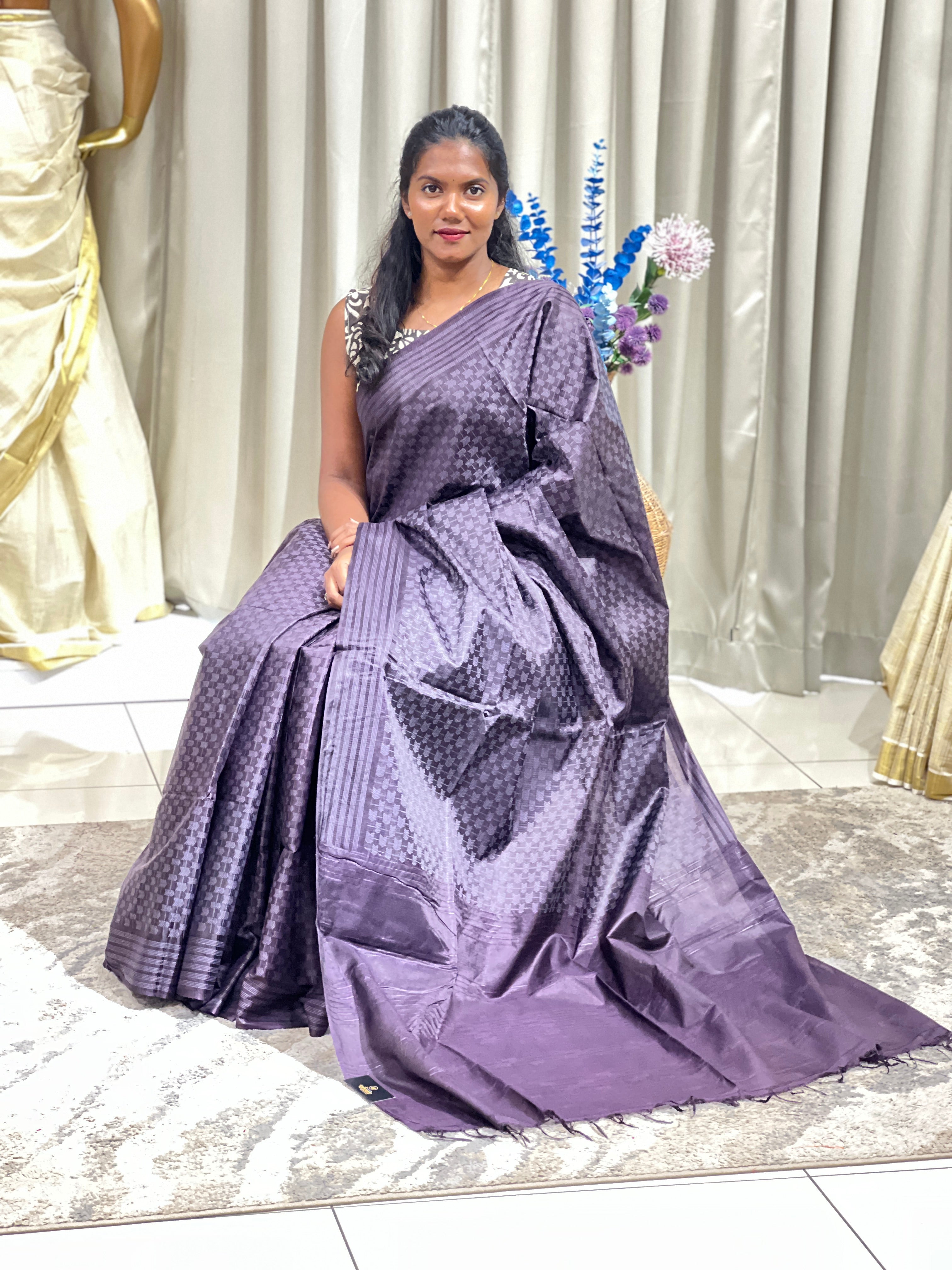 Geometric Pattern Semi Tussar Saree | LLD131