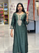 Floral Embroidered Cotton Kurta | YAS134