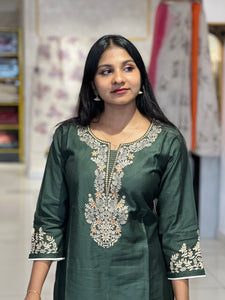 Floral Embroidered Cotton Kurta | YAS134
