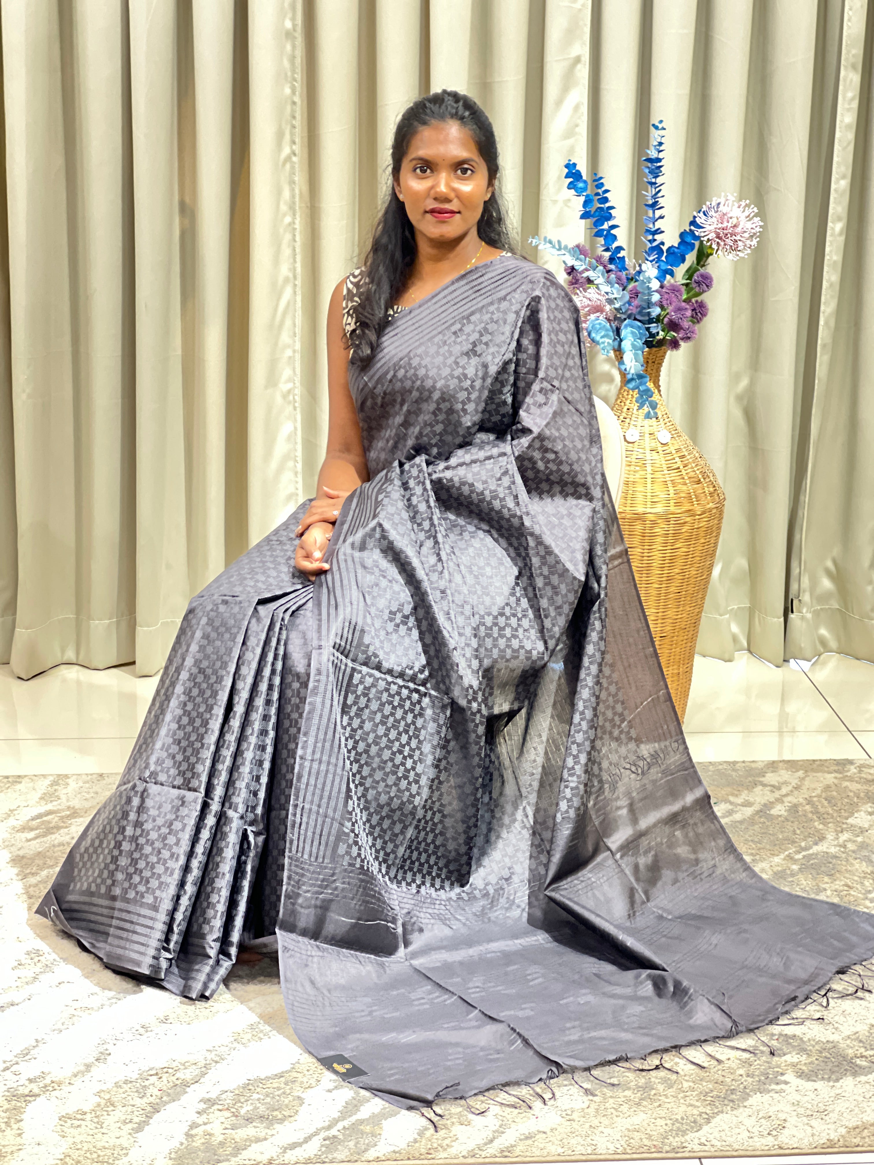 Geometric Pattern Semi Tussar Saree | LLD143