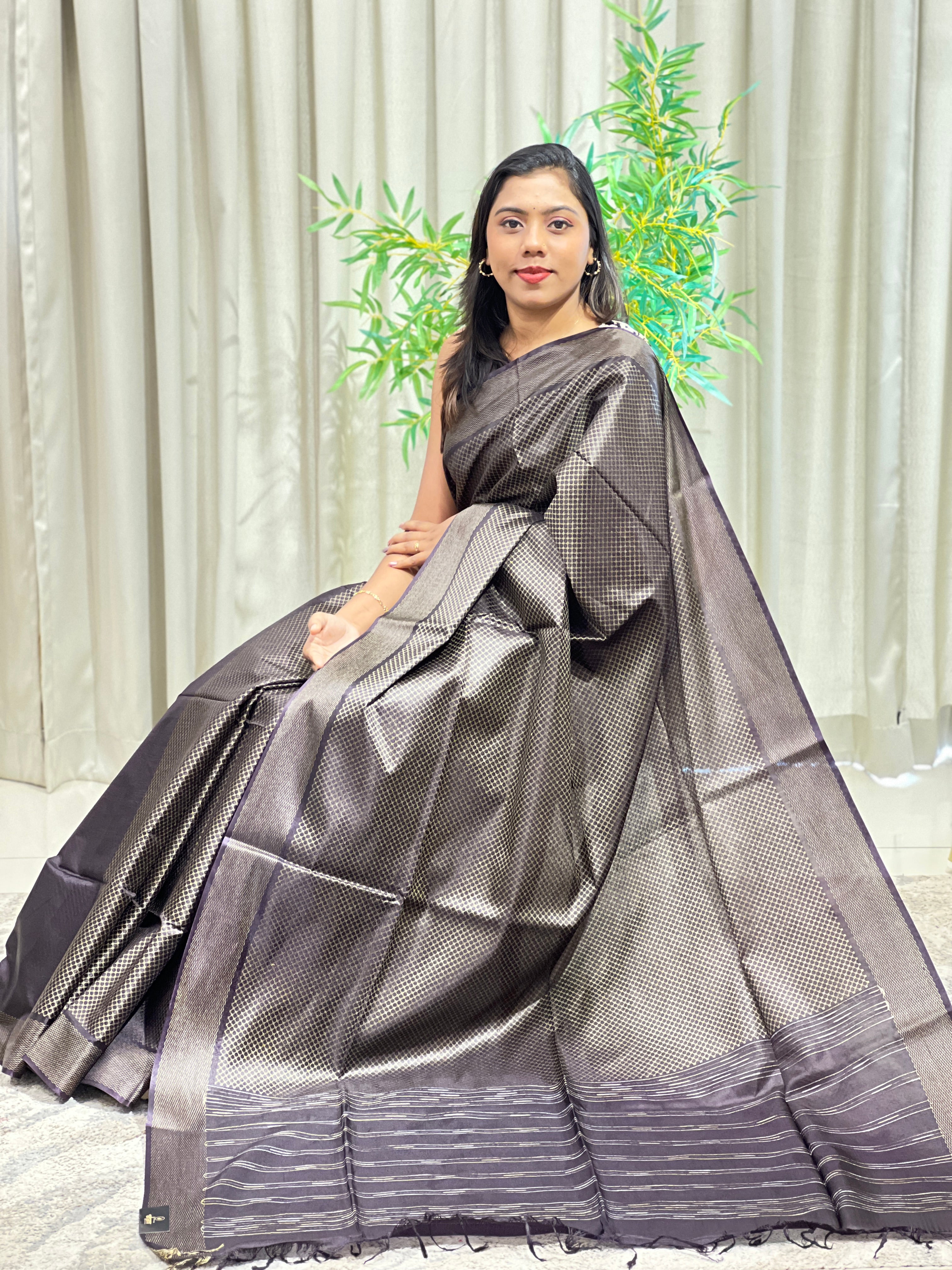 Geometric Pattern Semi Tussar Saree  | LLD102