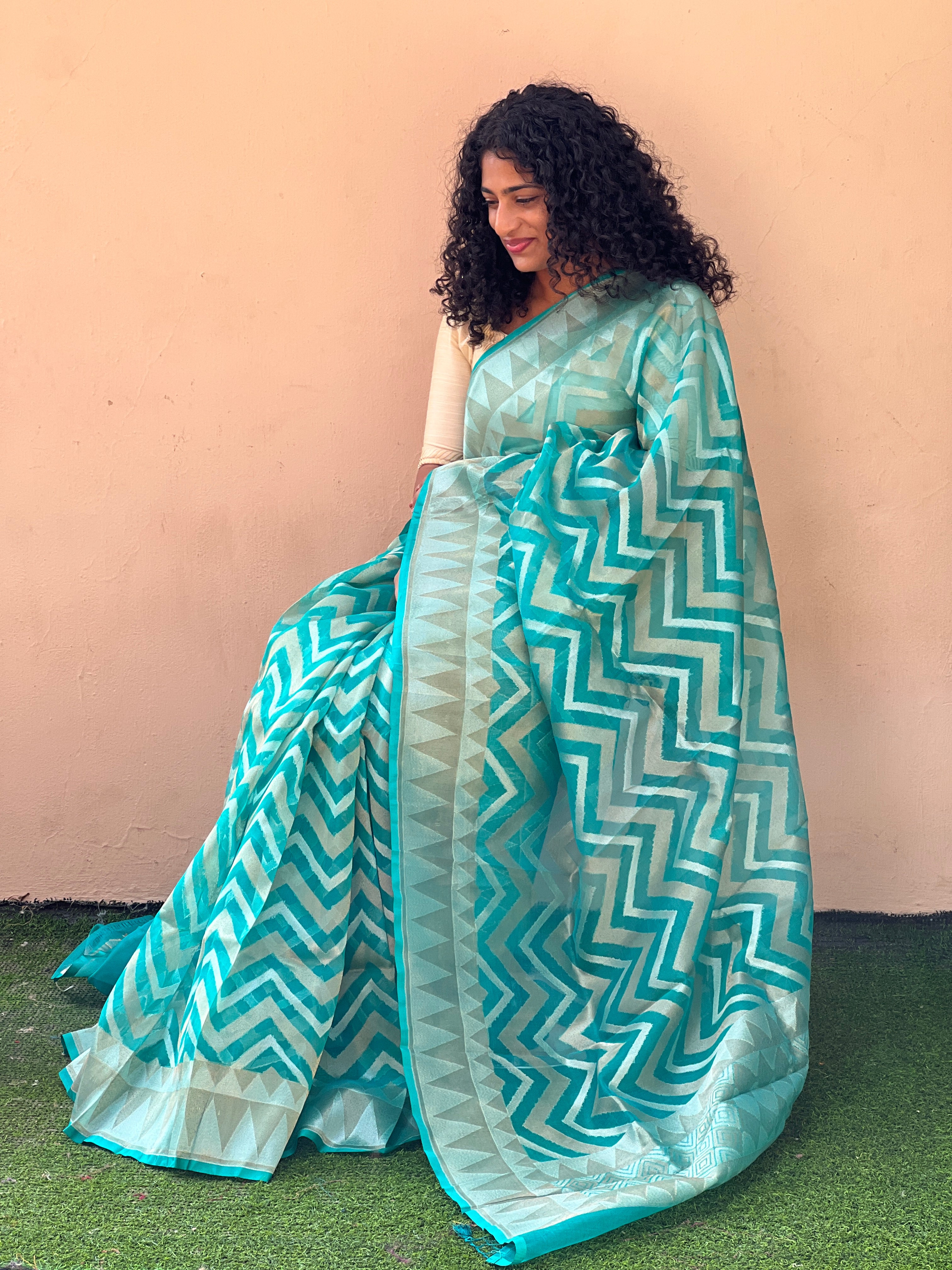 Golden And Silver Zari  Weaving Kora Banarasi Saree |  AHD1746