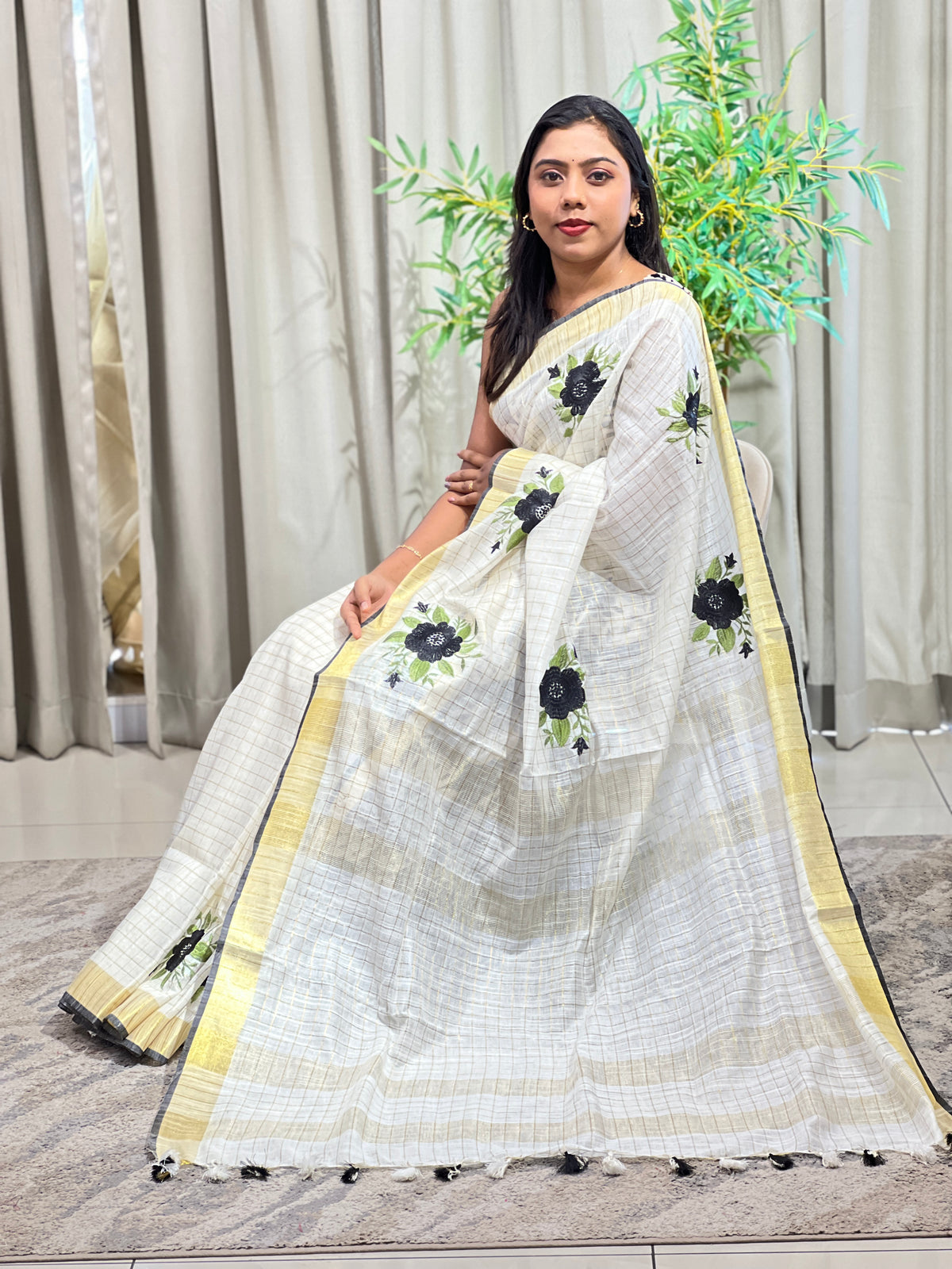 Floral Embroidered Linen Saree | NHH678