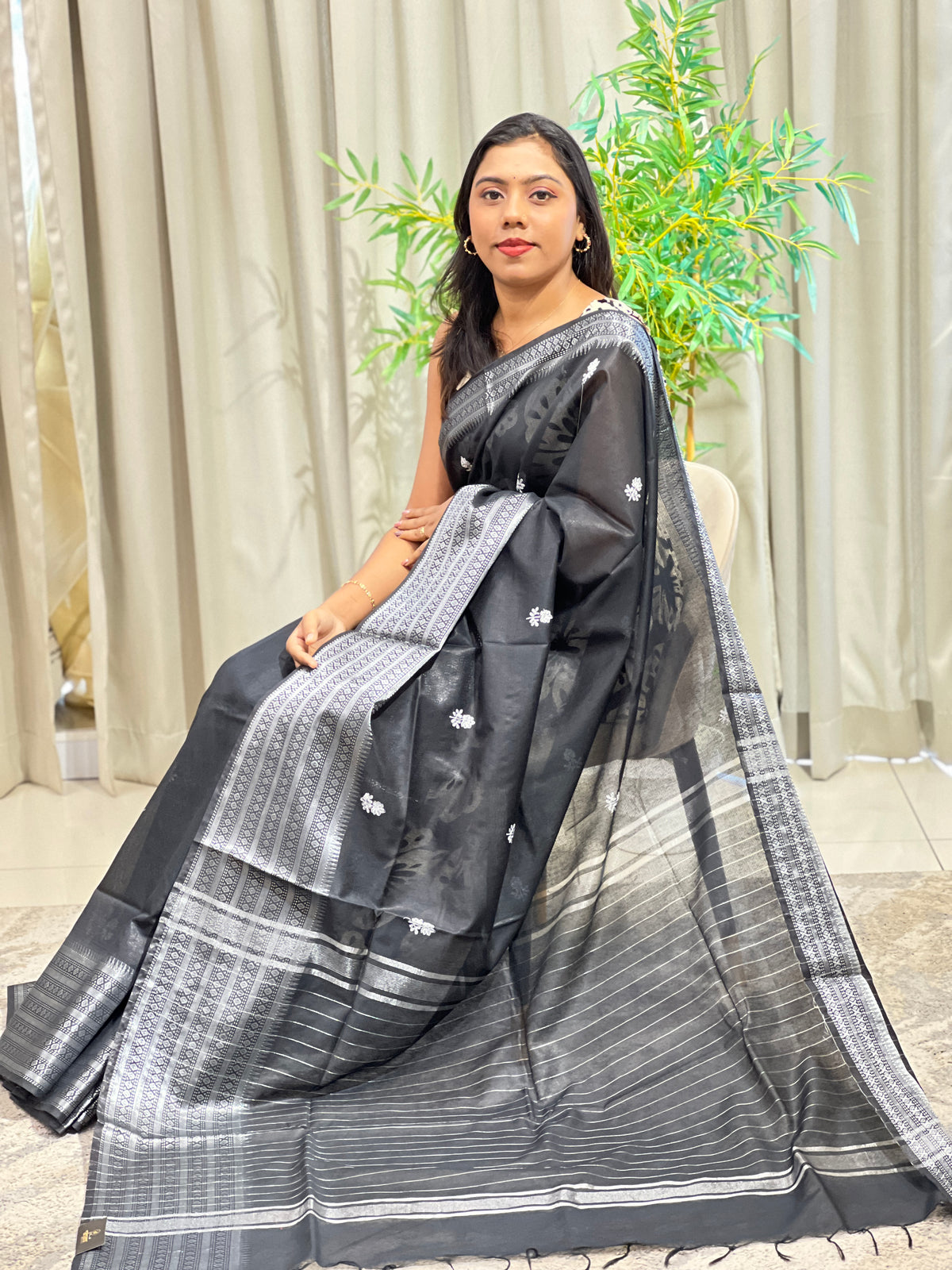 Floral Embroidery Bhagalpuri Linen Saree | NHH646