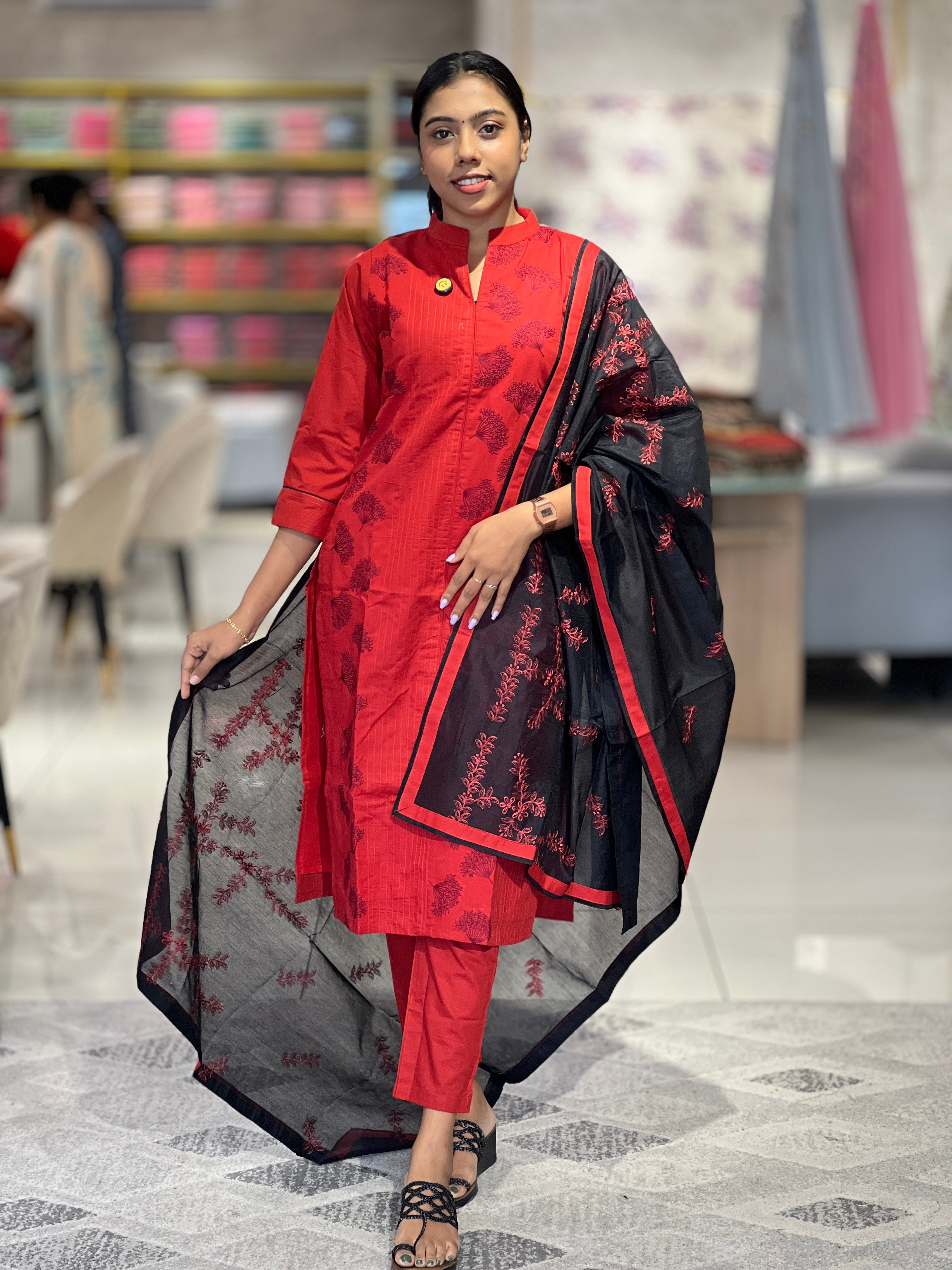 Floral Embroidery Detailed Cotton Kurta Set | YAS146