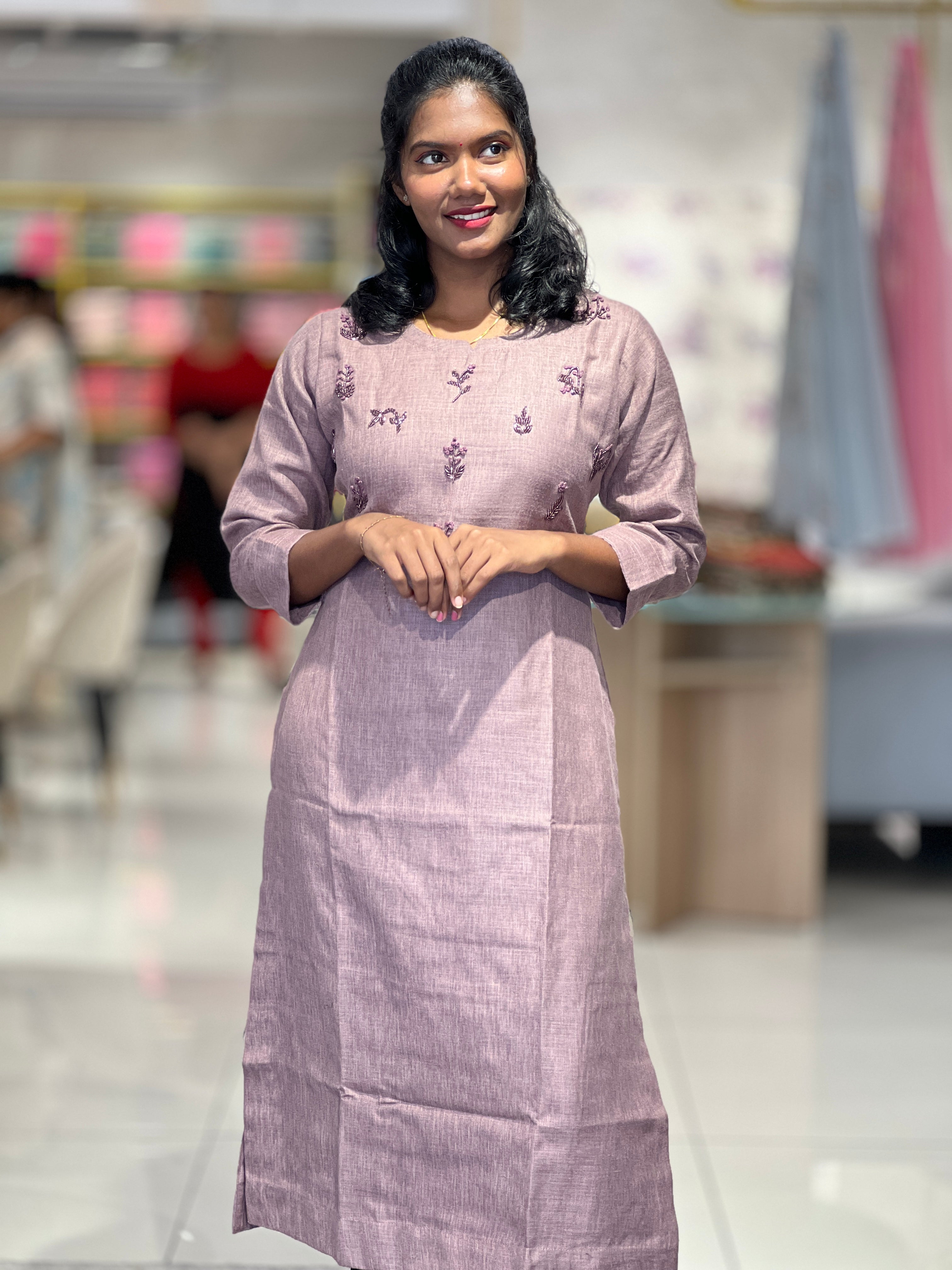 Floral Embroidery Detailed Cotton Kurta | YAS127