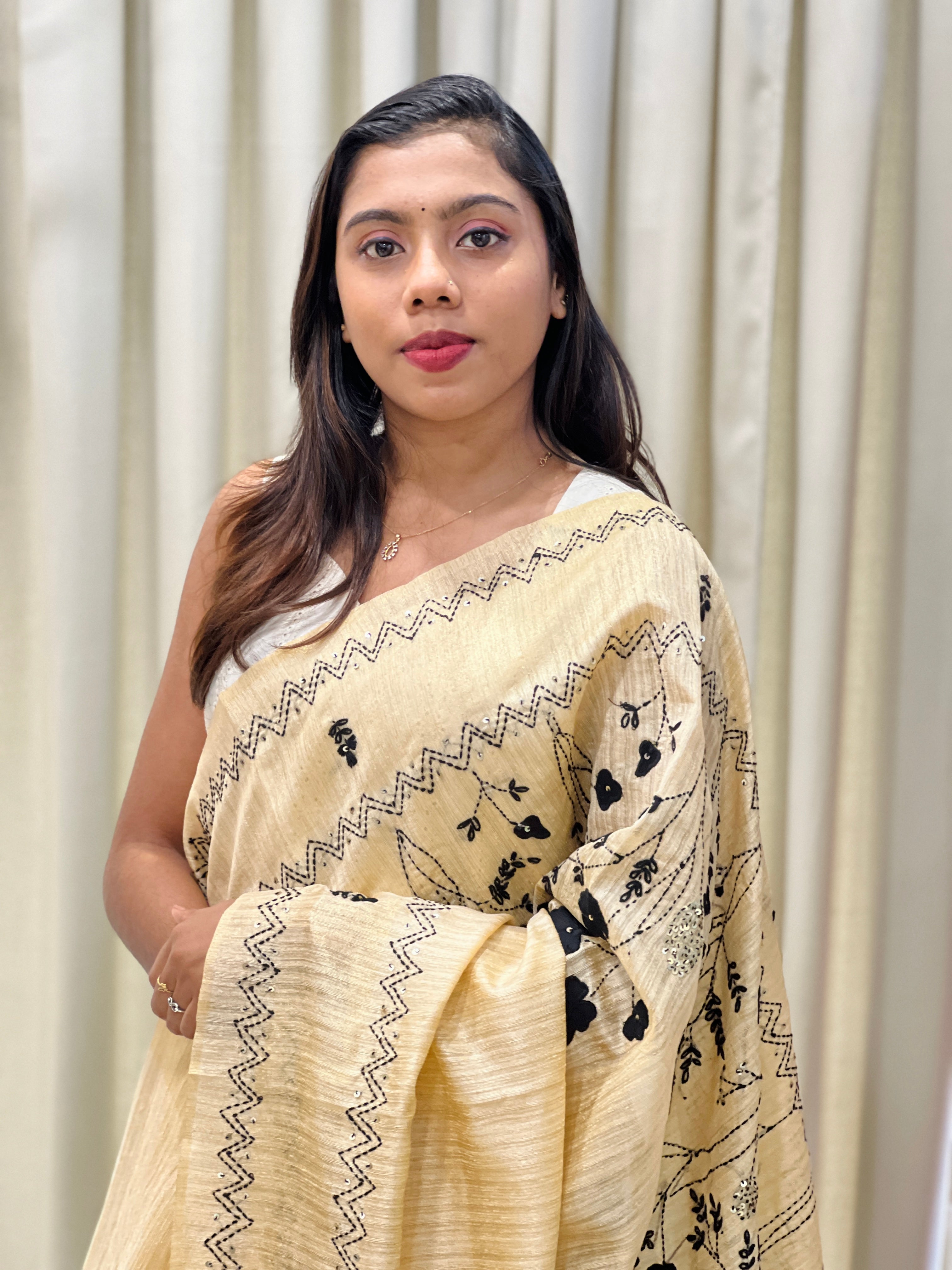 Floral Embroidery & Applique Detailed Green Silk Saree | BLD2054