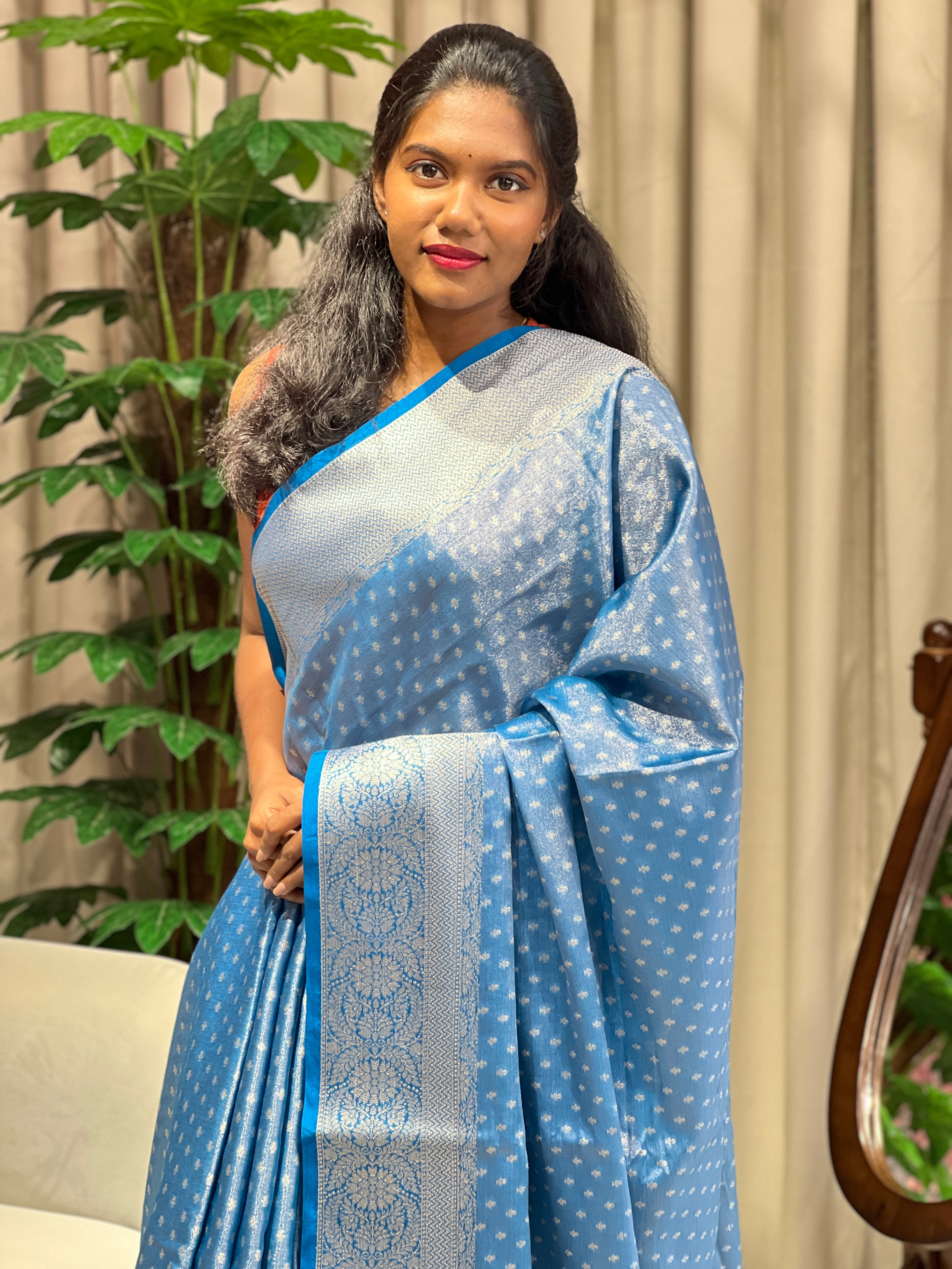 Zari Woven Semi Banarasi Saree | NN452