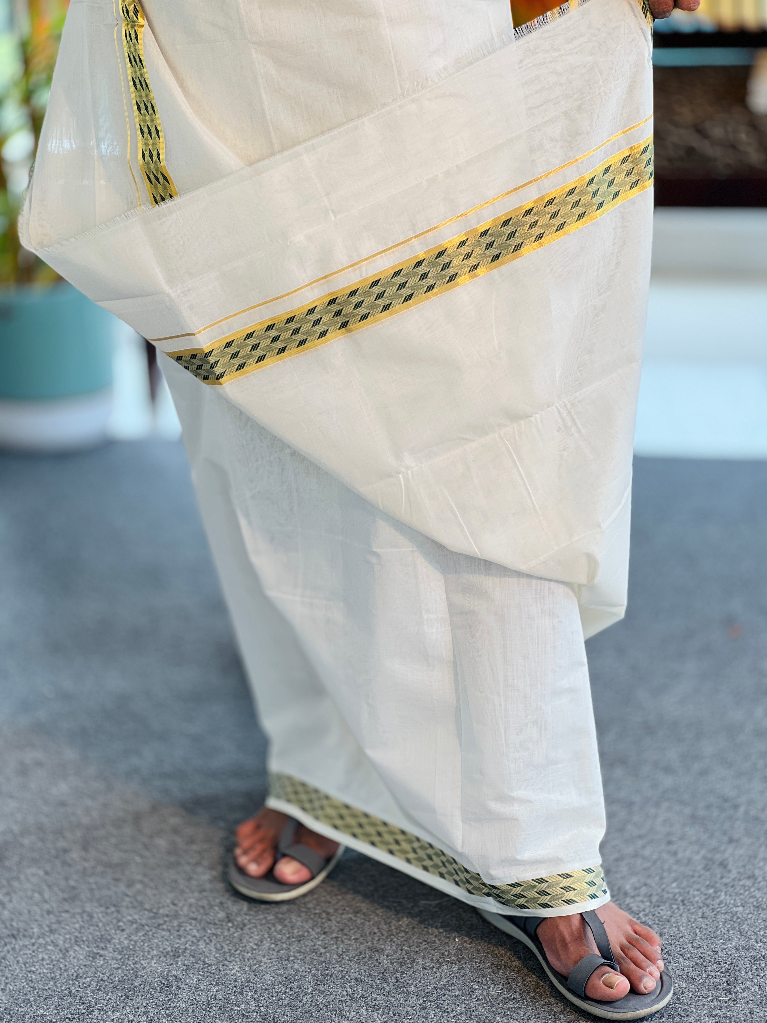 Kasavu With Thread Detailed Handloom Kerala Cotton Mundu | KL323