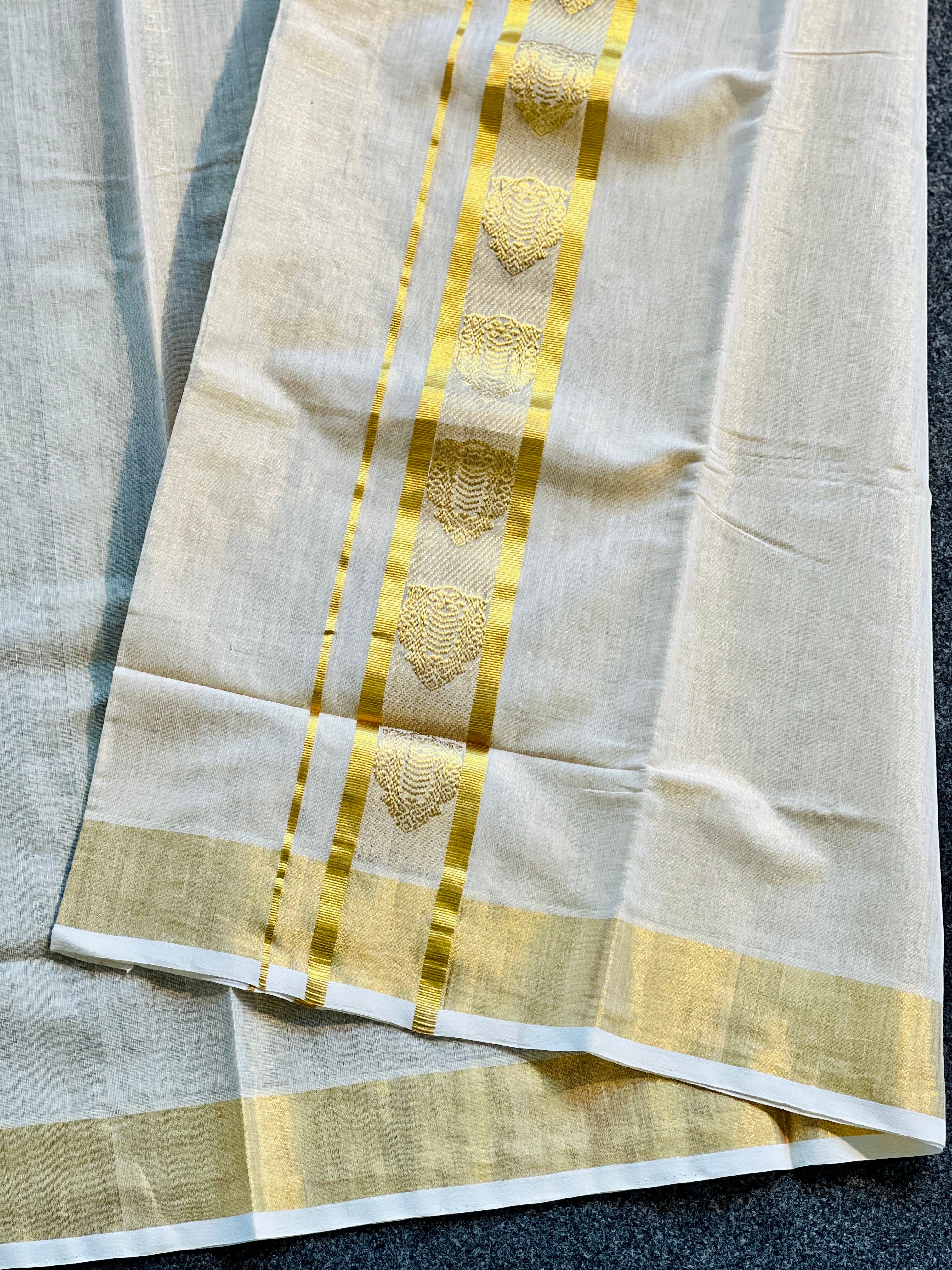 Kasavu Border Detailed Handloom Kerala Cotton Mundu | KL326
