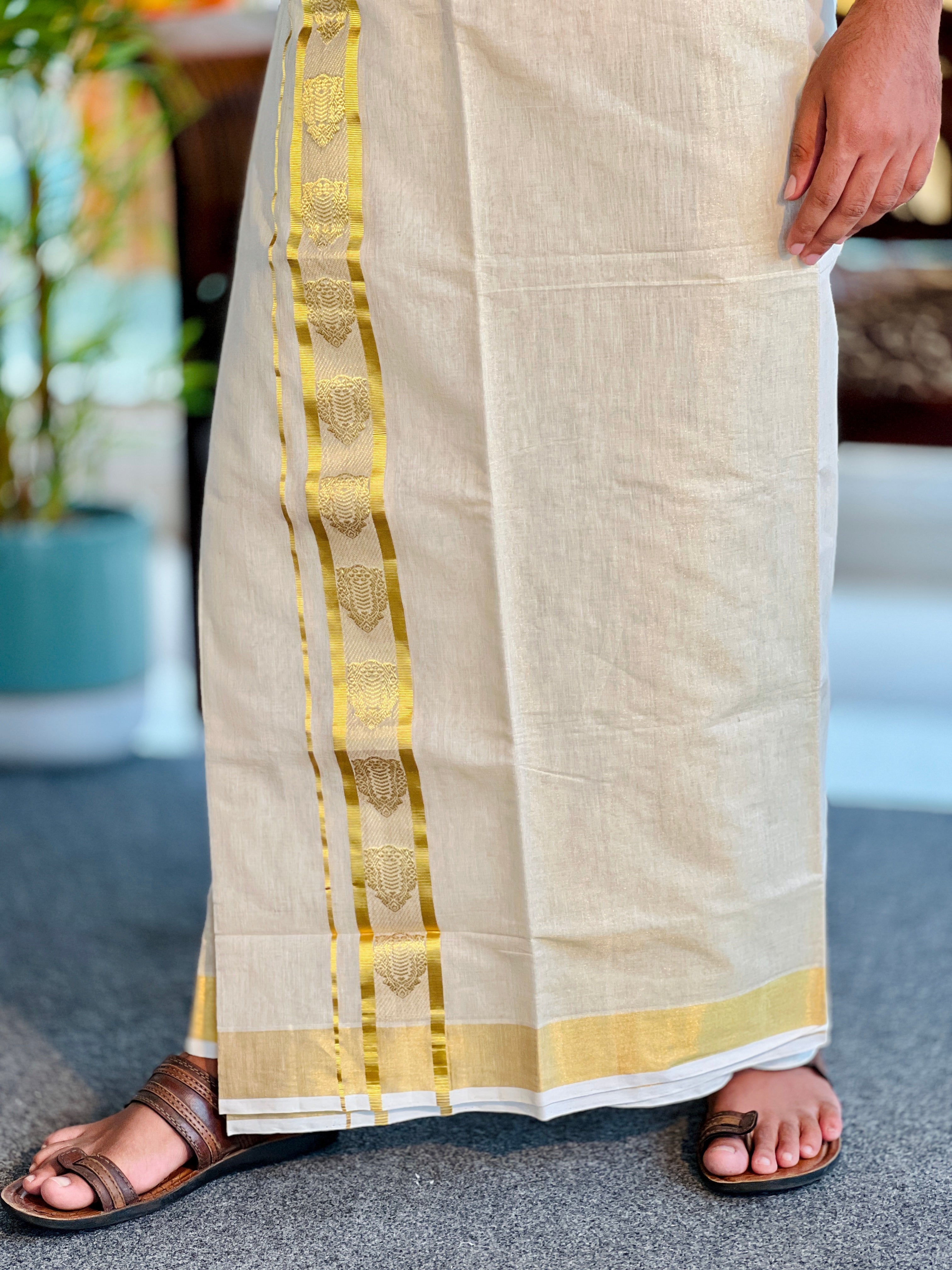 Kasavu Border Detailed Handloom Kerala Cotton Mundu | KL326