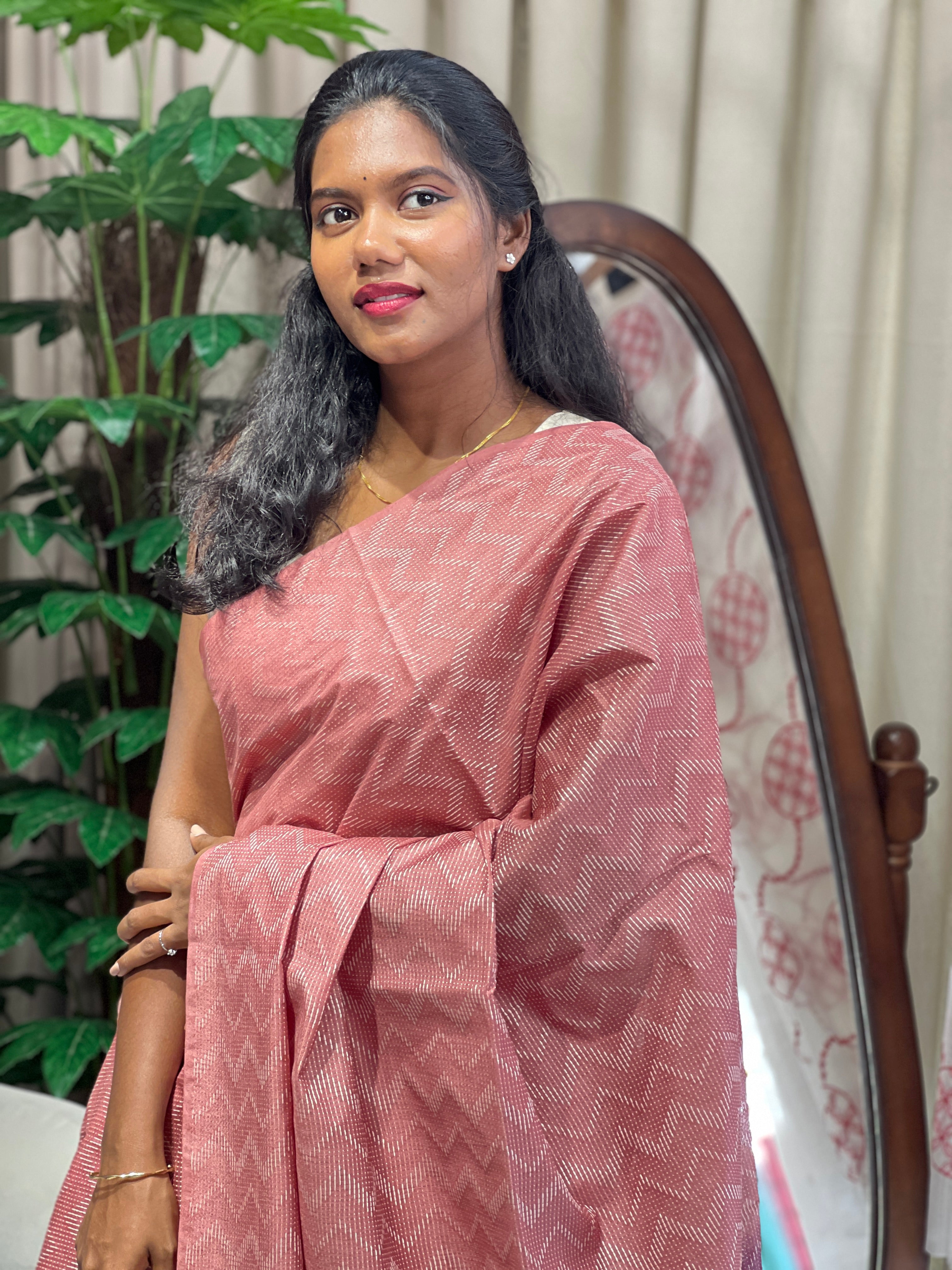 Kantha Weaving With Zig Zag Pattern Bhagalpuri Linen Saree | DLS360