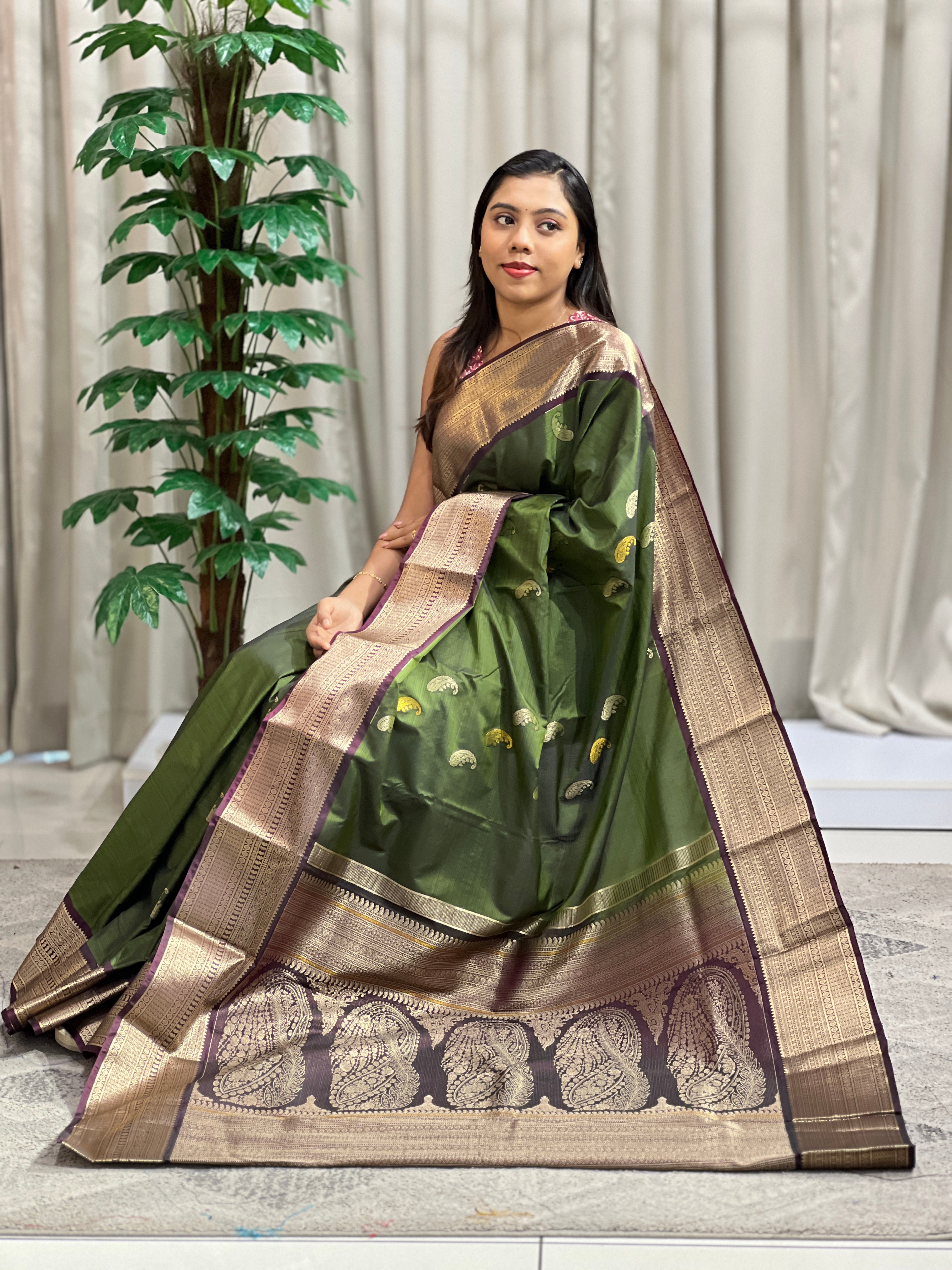 Traditional Kuttu Border Pattern Soft Silk Saree | RVS179