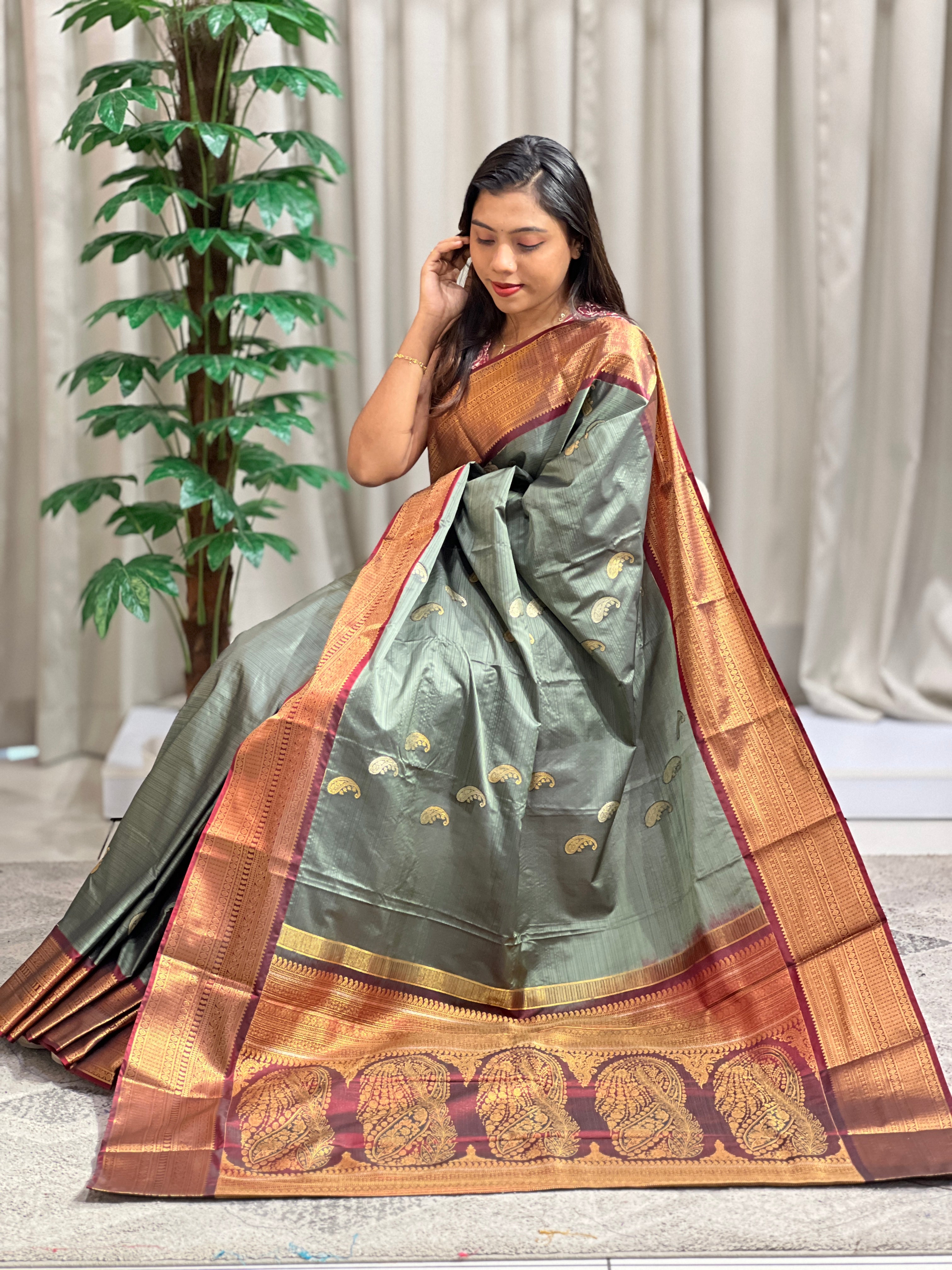 Traditional Kuttu Border Pattern Soft Silk Saree | RVS180