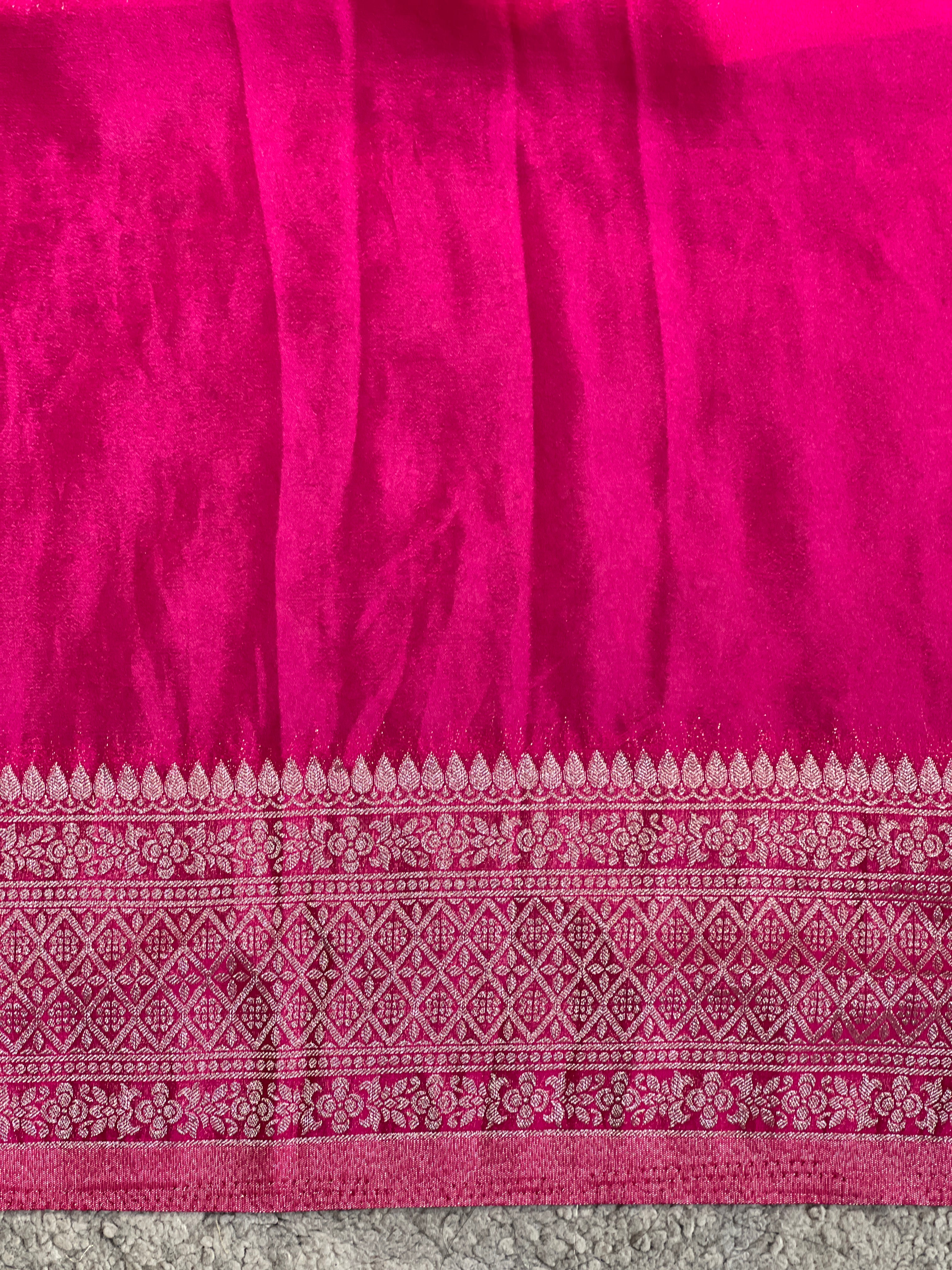 Traditional Meenakari Buta Georgette Banarasi Saree | YNG1274