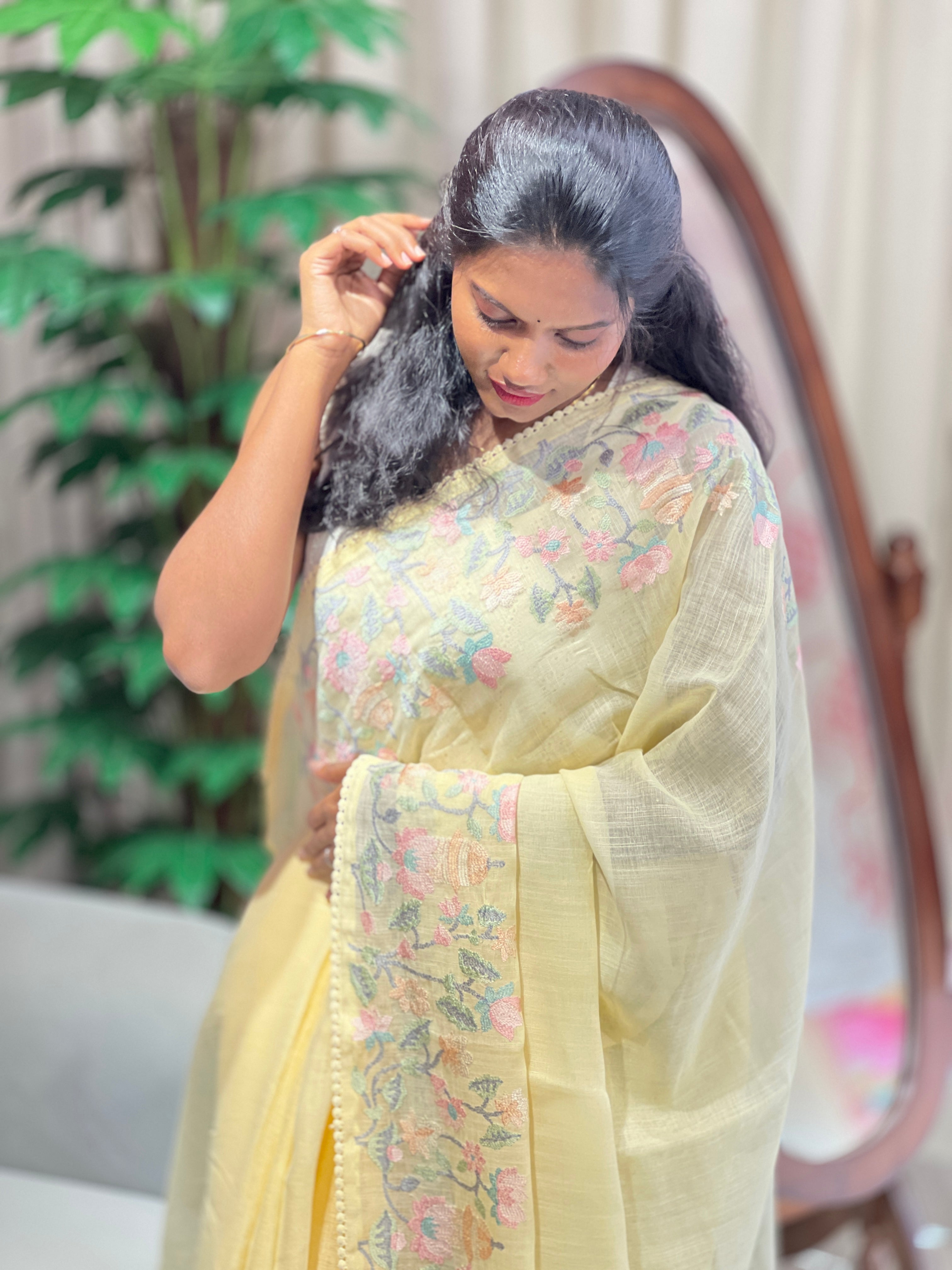 Floral Embroidery Detailed Linen-Cotton Saree | BLD1951