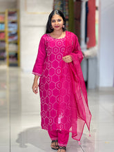 Hand Embroidery Muslin Finish Kurta Set | FW305