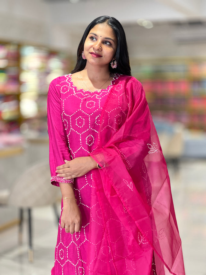 Hand Embroidery Muslin Finish Kurta Set | FW305