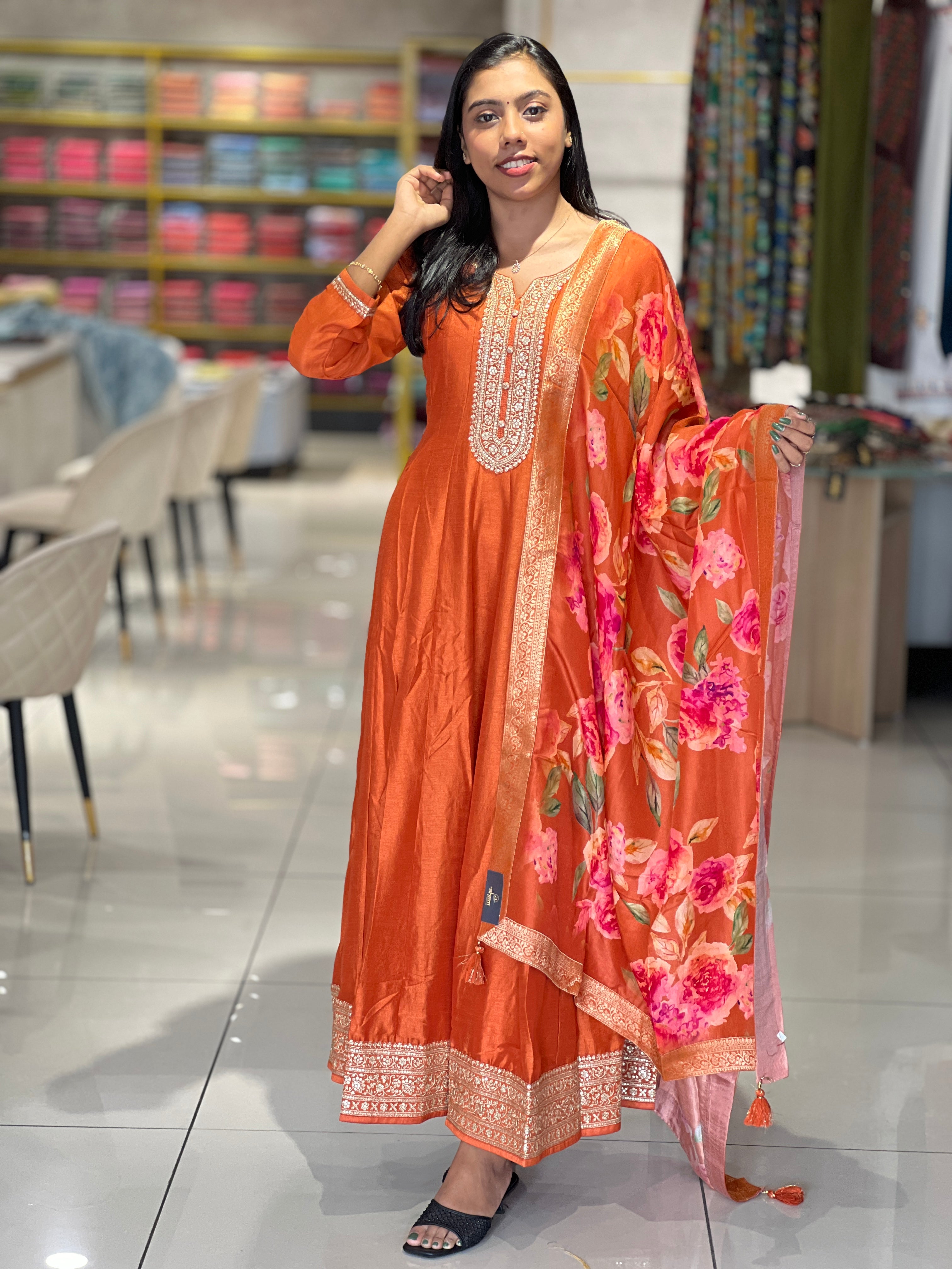 Zari Embroidered Dola Silk Kurta Top & Dupatta | FW278