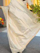 Traditional Jacquard Weaved Semi Silk Saree | HT215