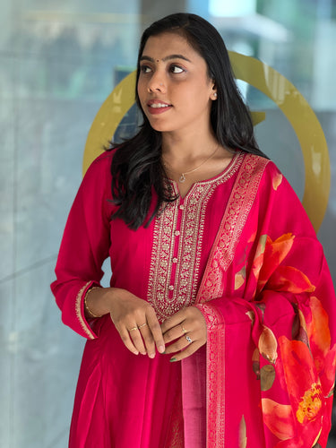 Zari Embroidered Dola Silk Kurta Top & Dupatta | FW279