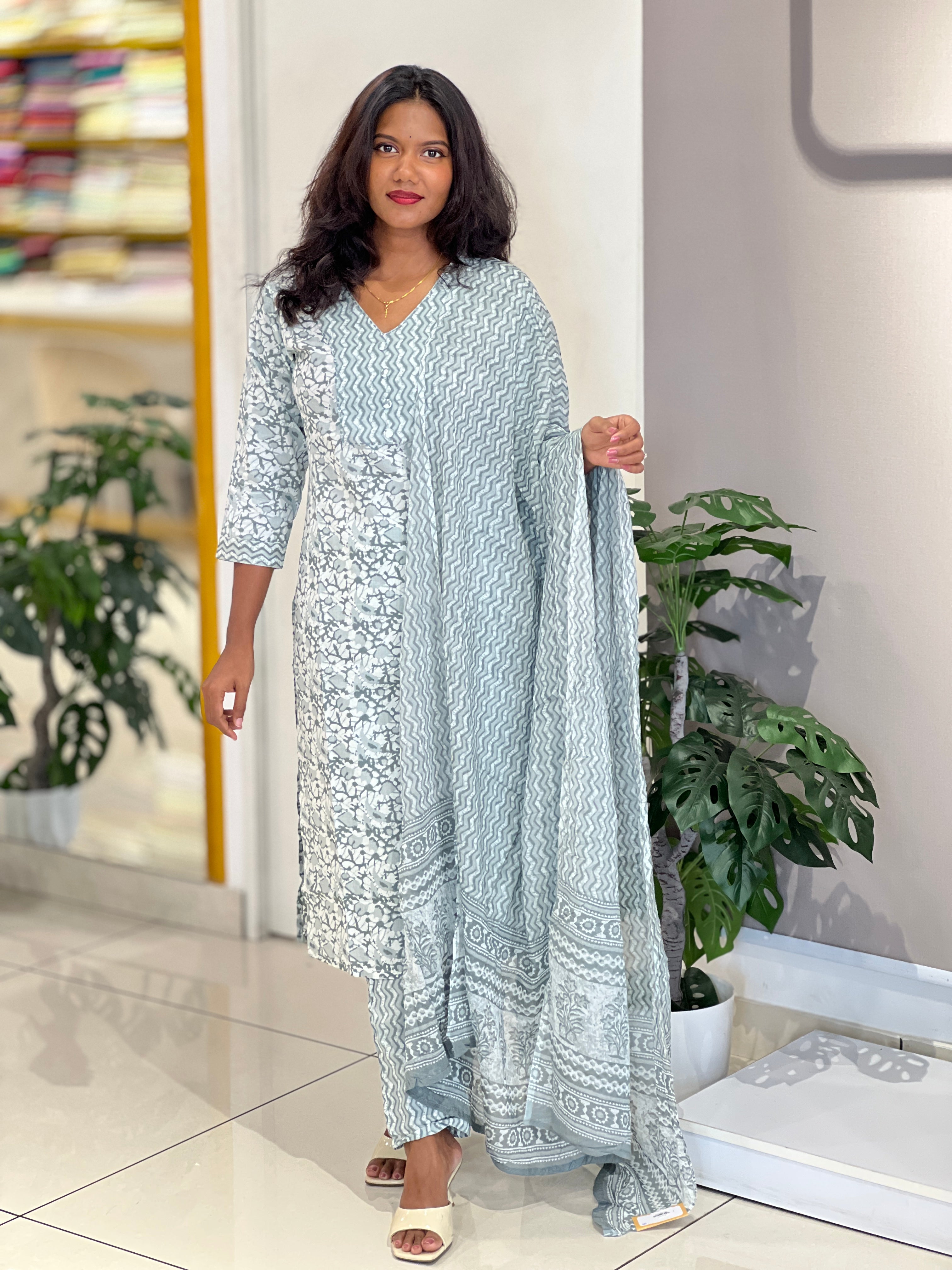 Print Detailed Cotton Kurta Set | NCF339