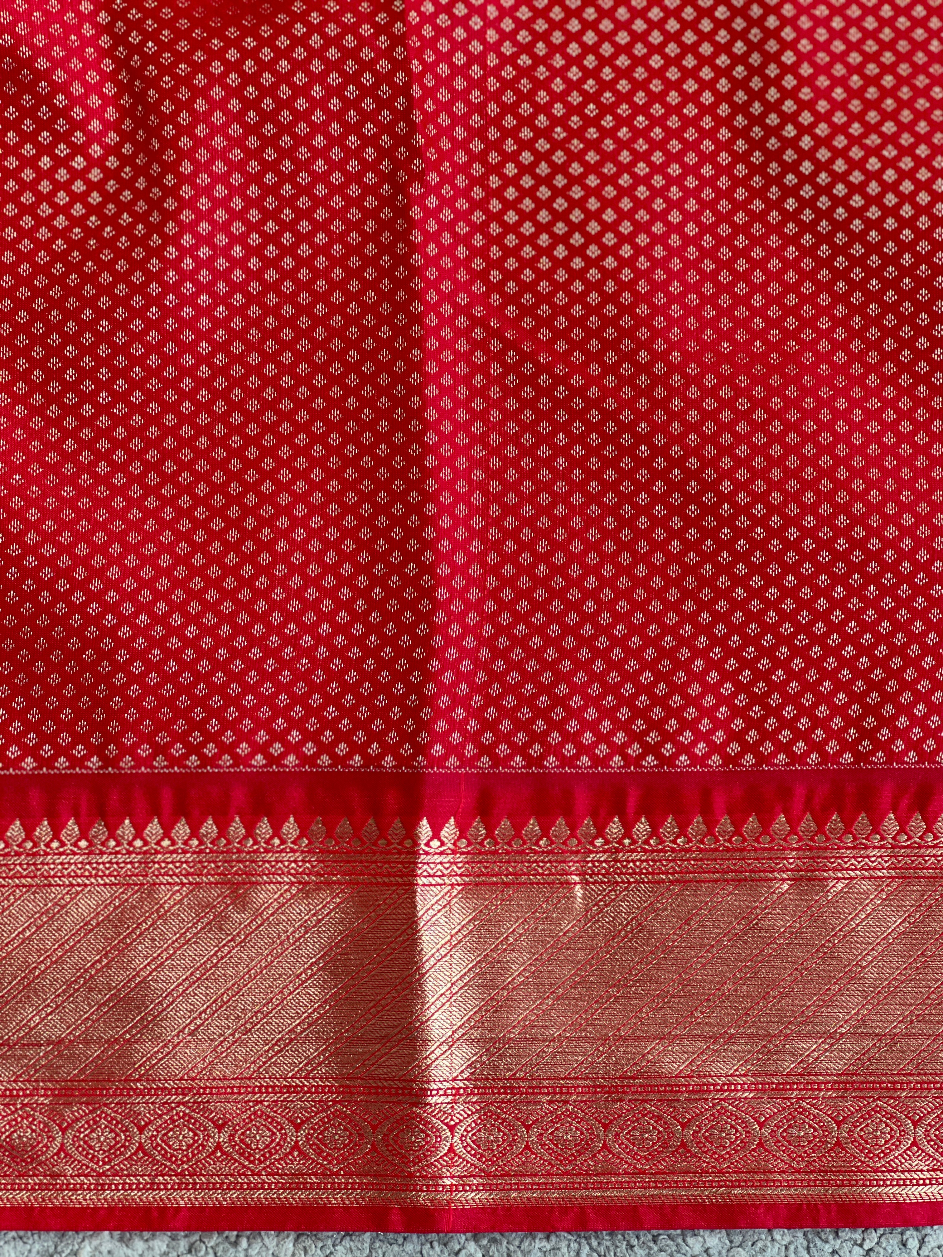 Geometrical Buta Pattern Soft Silk Saree | RVS156
