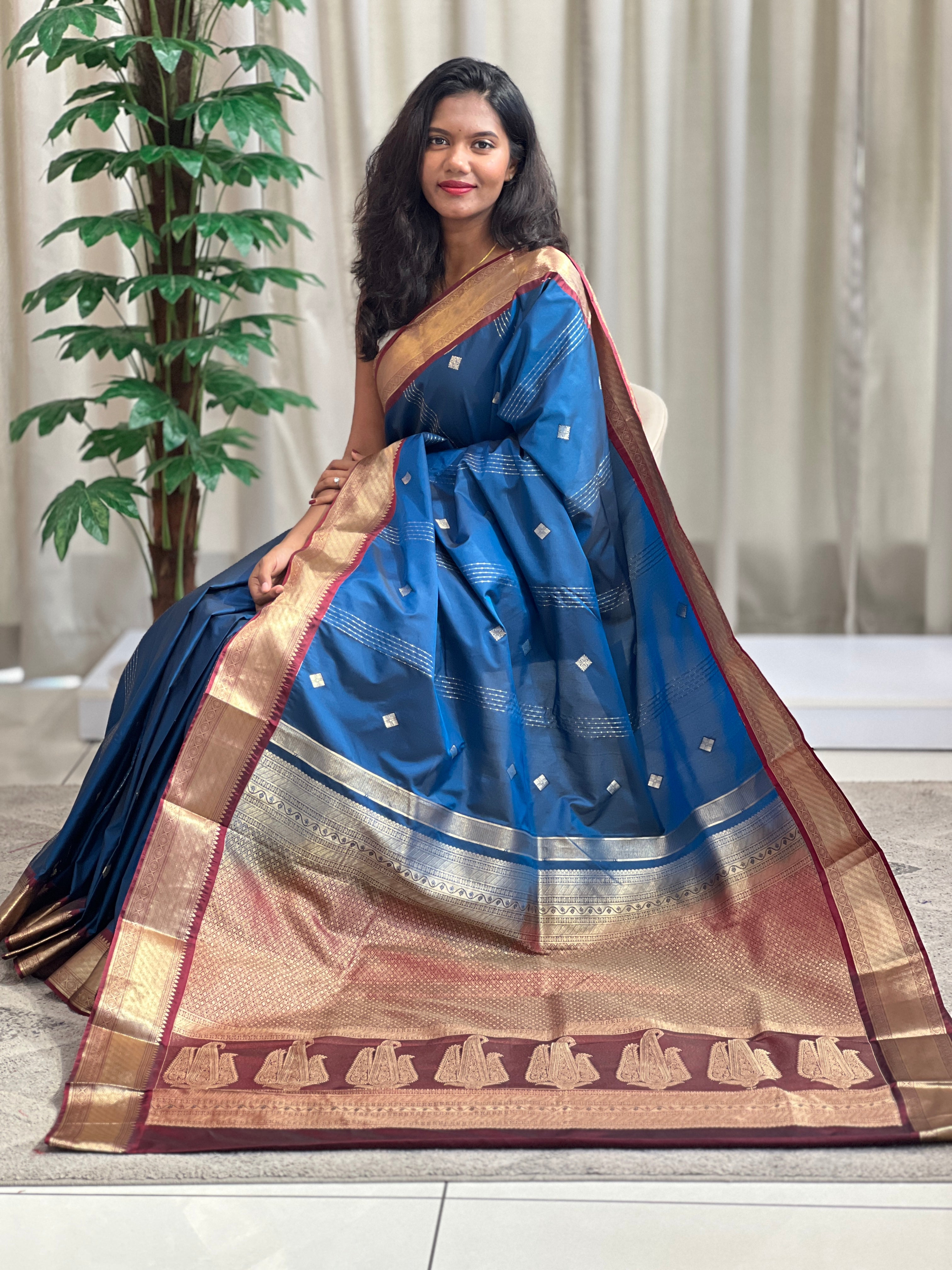 Geometrical Buta Pattern Soft Silk Saree | RVS155