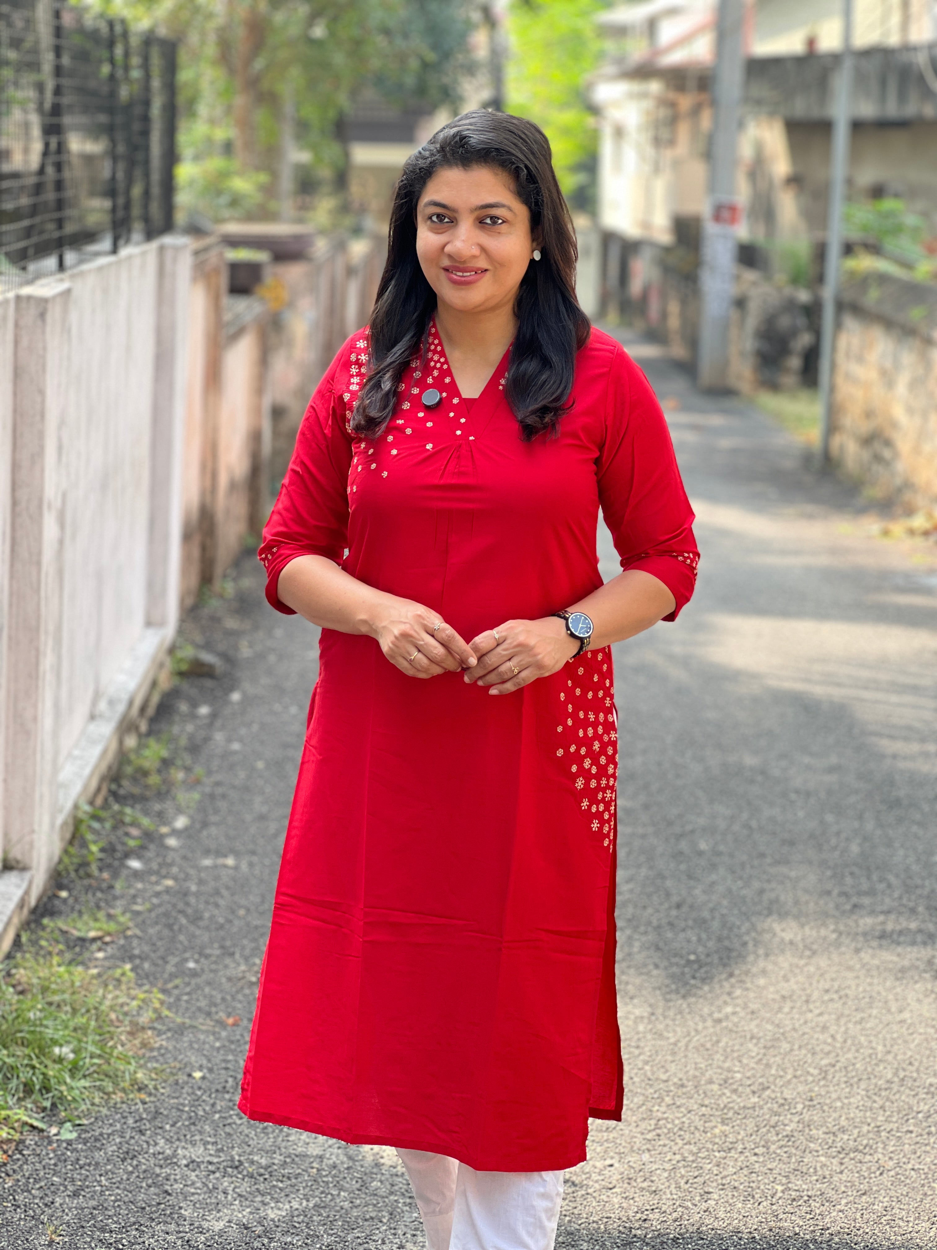 Floral Embroidery Detailed Slub Silk Kurta | VS141