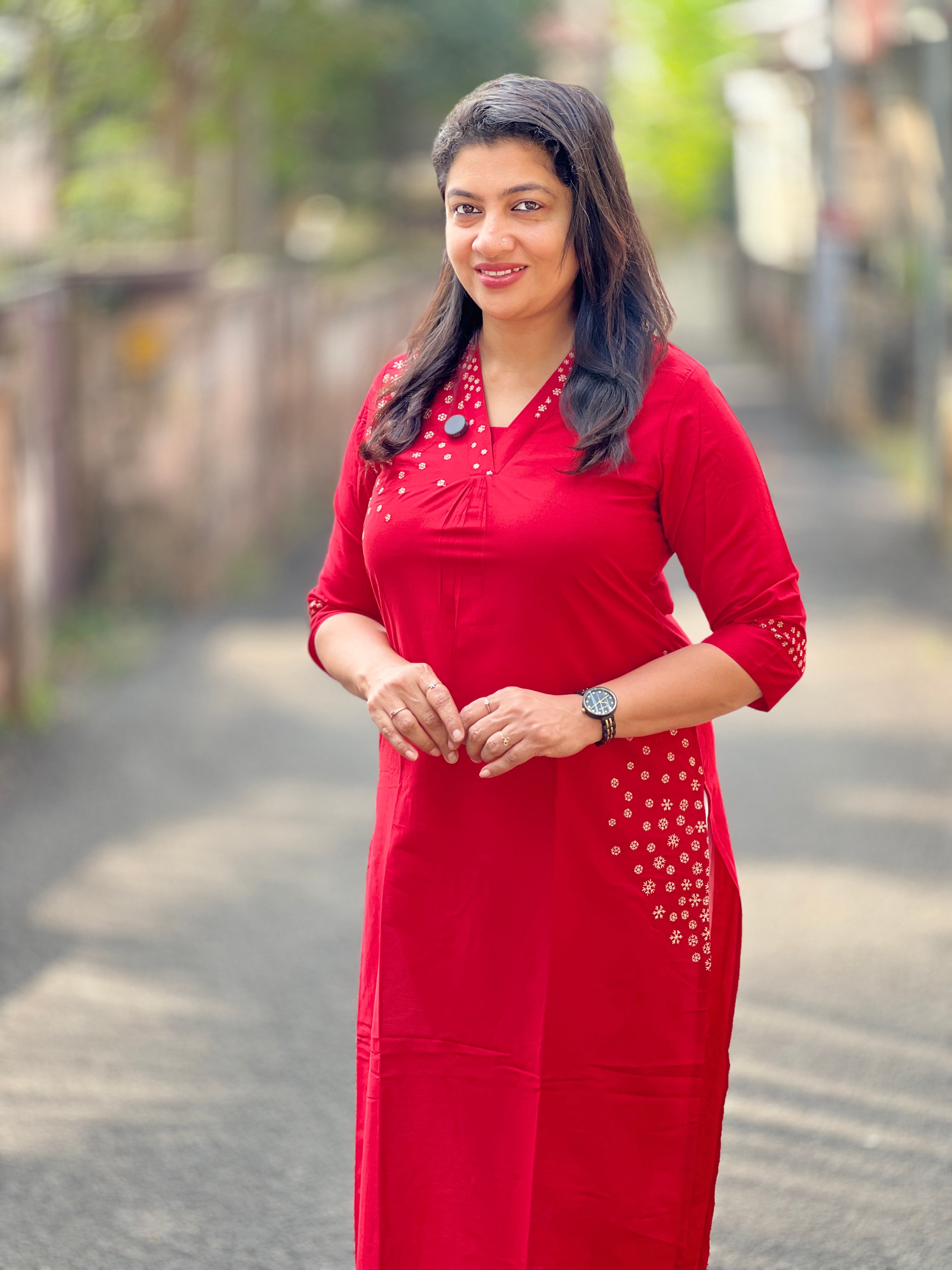 Floral Embroidery Detailed Slub Silk Kurta | VS141