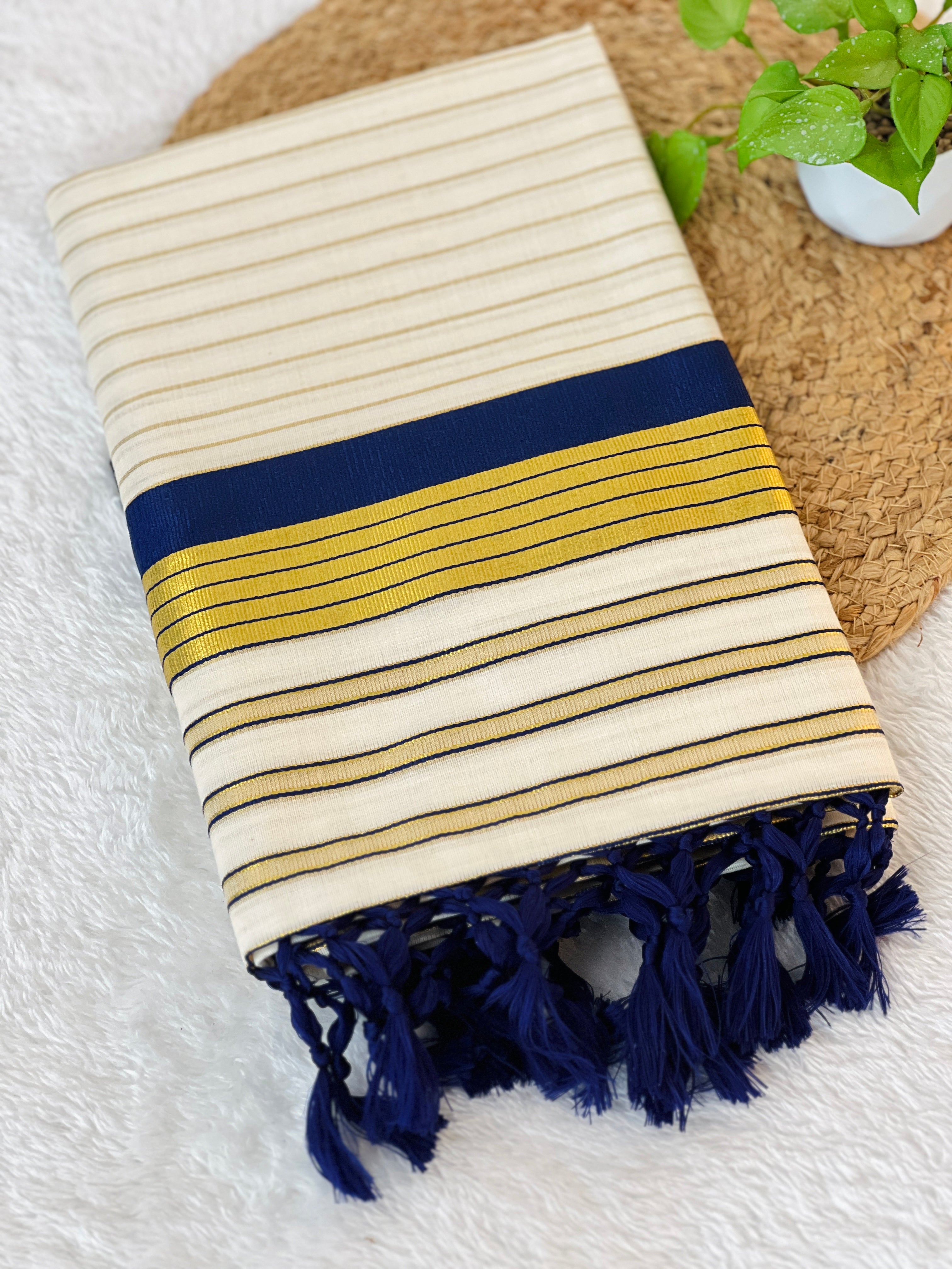 Stripe Weaving With Kara Detailed Tissue Saree | GAT353