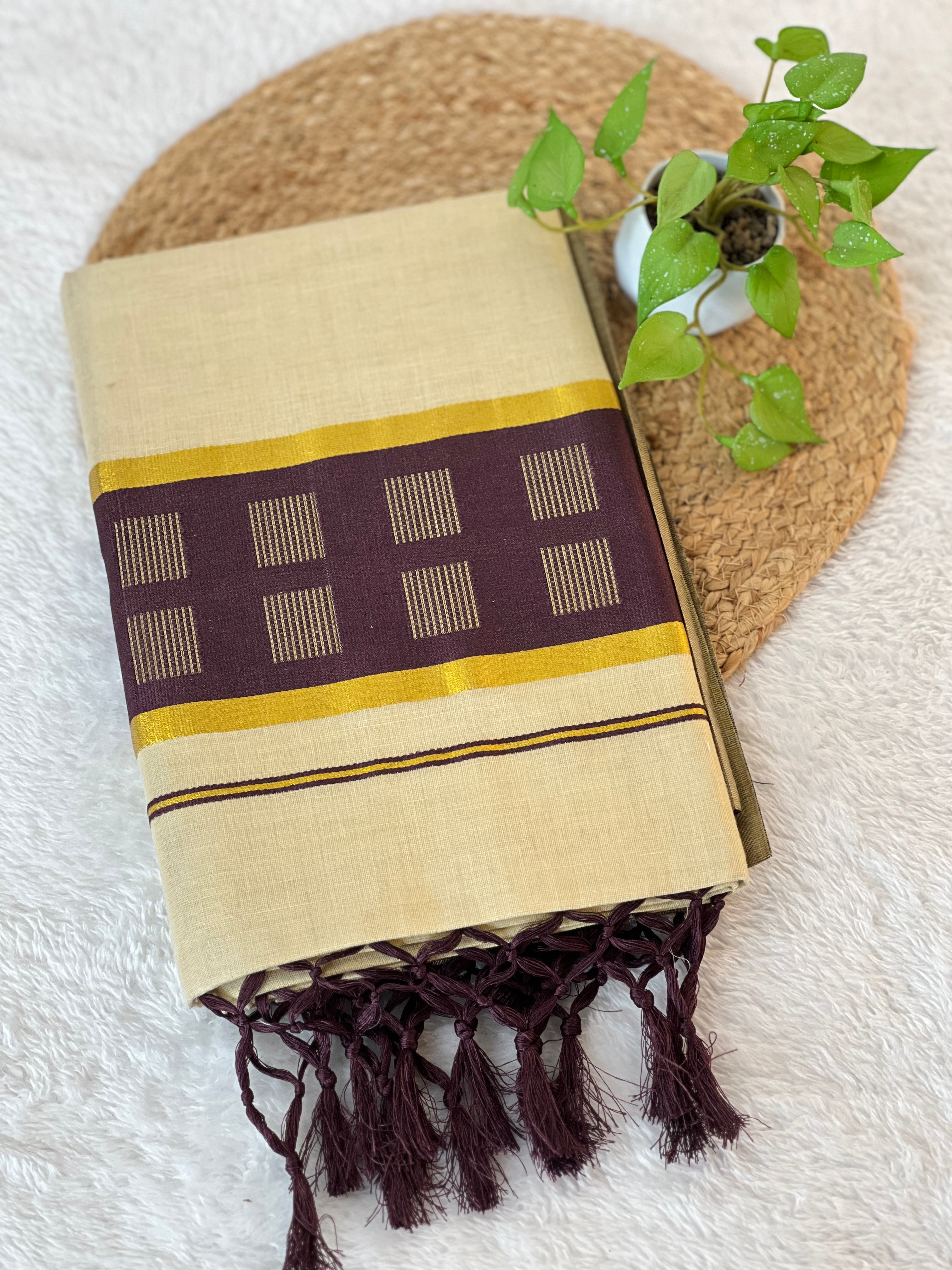 Kasavu With Kara Weaving Patterned Tissue Saree | GAT342