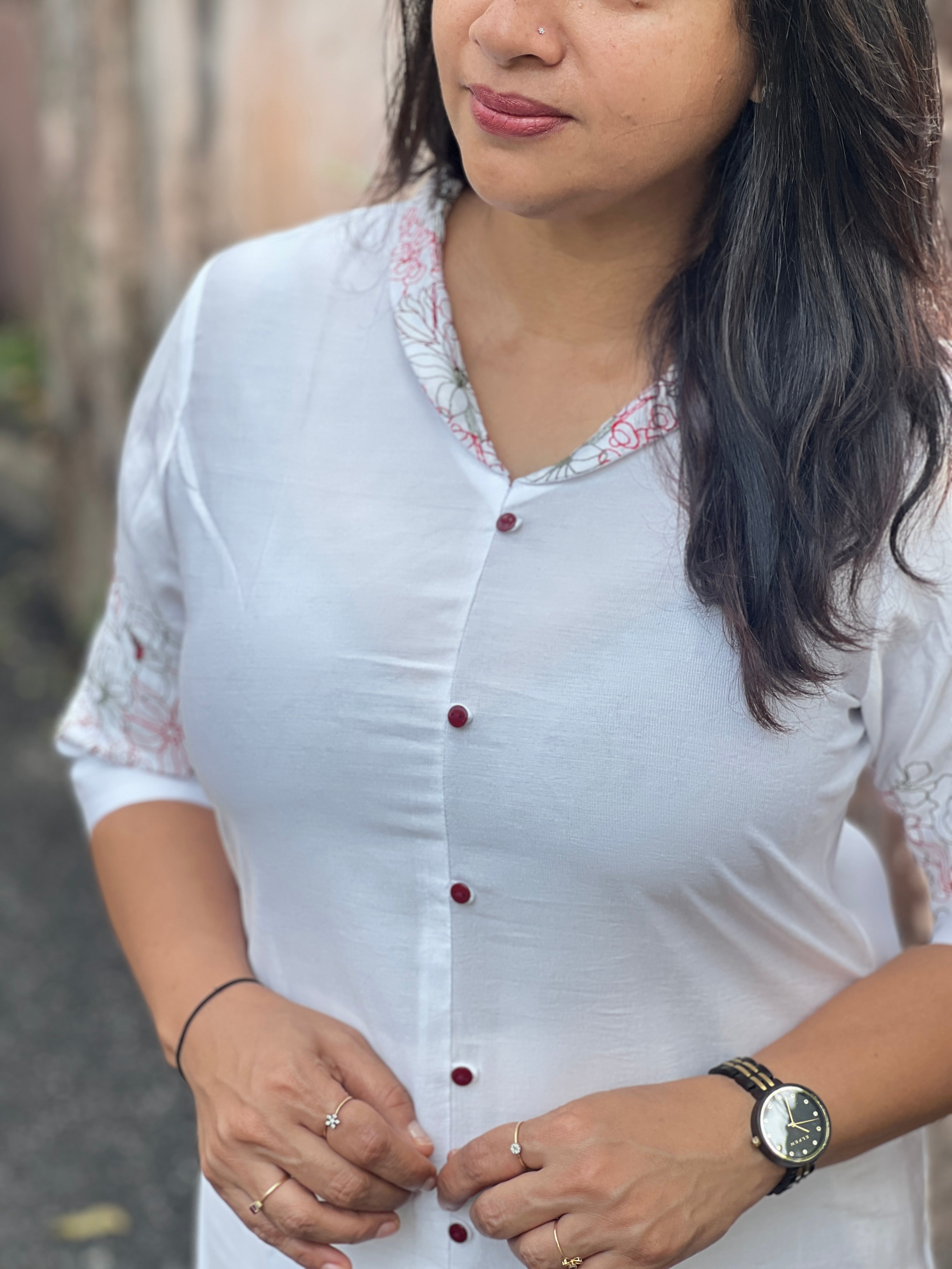 Floral Embroidery Detailed Slub Silk Kurta | VS140